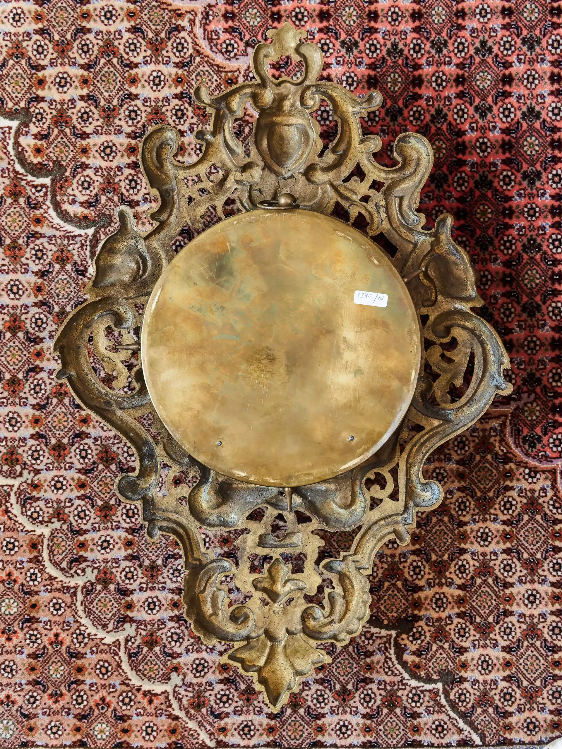 Luxusní nástěnné hodiny ve stylu baroka