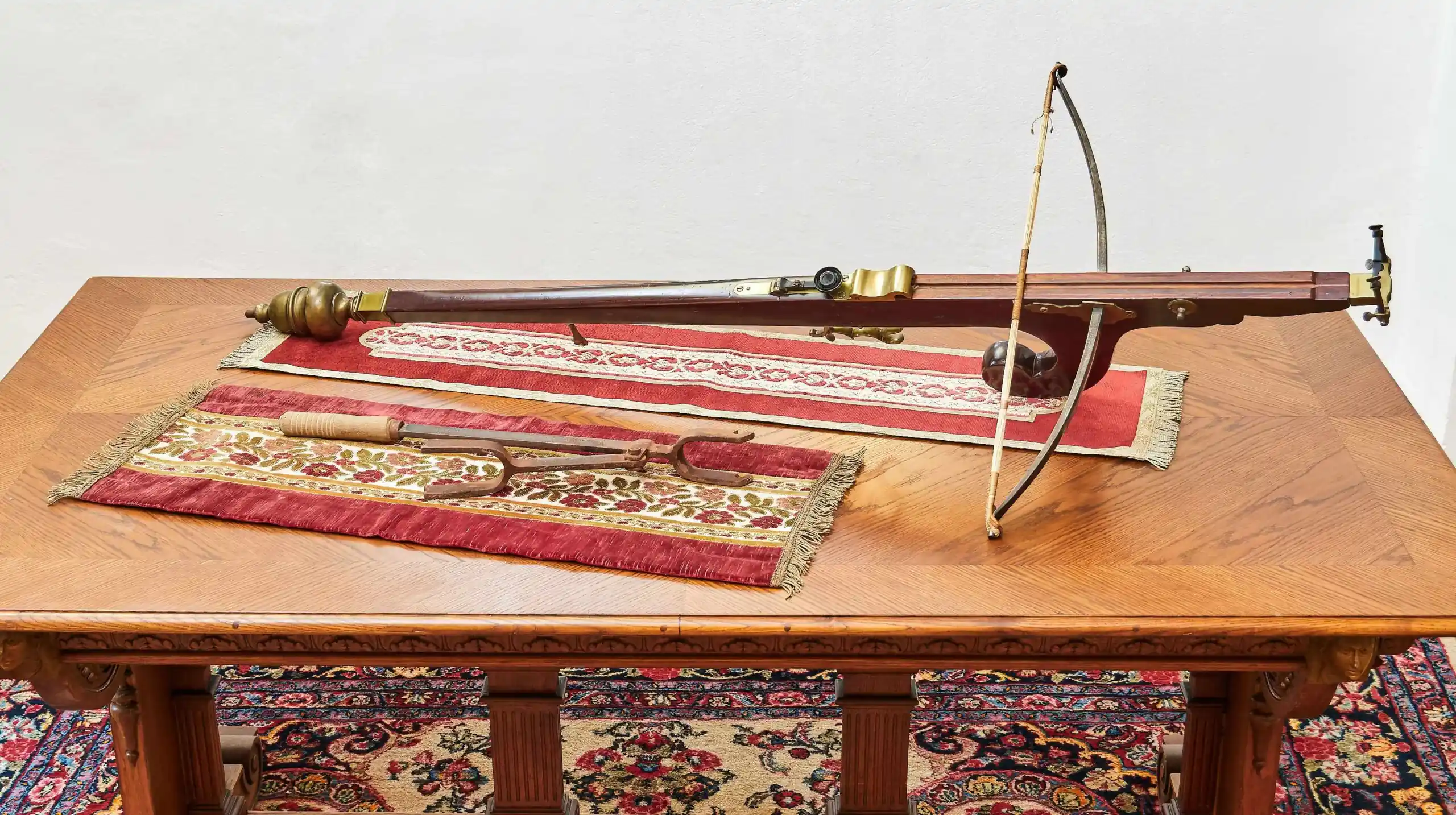 Hradební kuše s napínákem – belgická výroba, 19. století