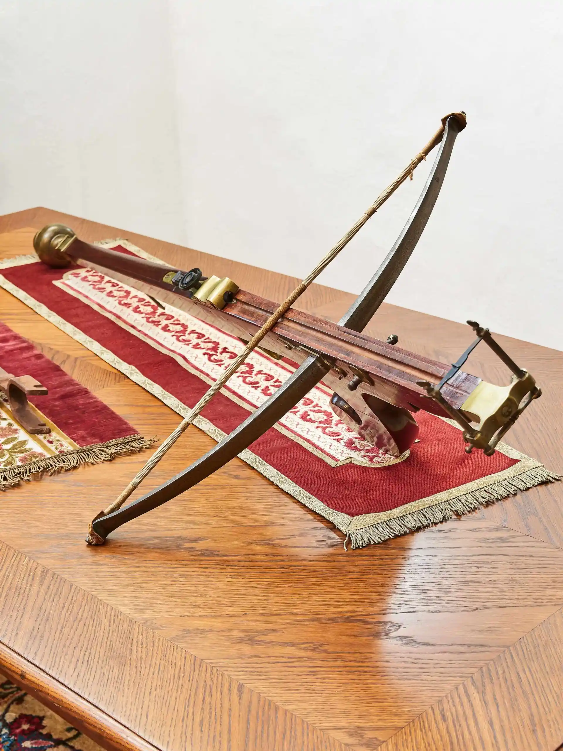 Hradební kuše s napínákem – belgická výroba, 19. století