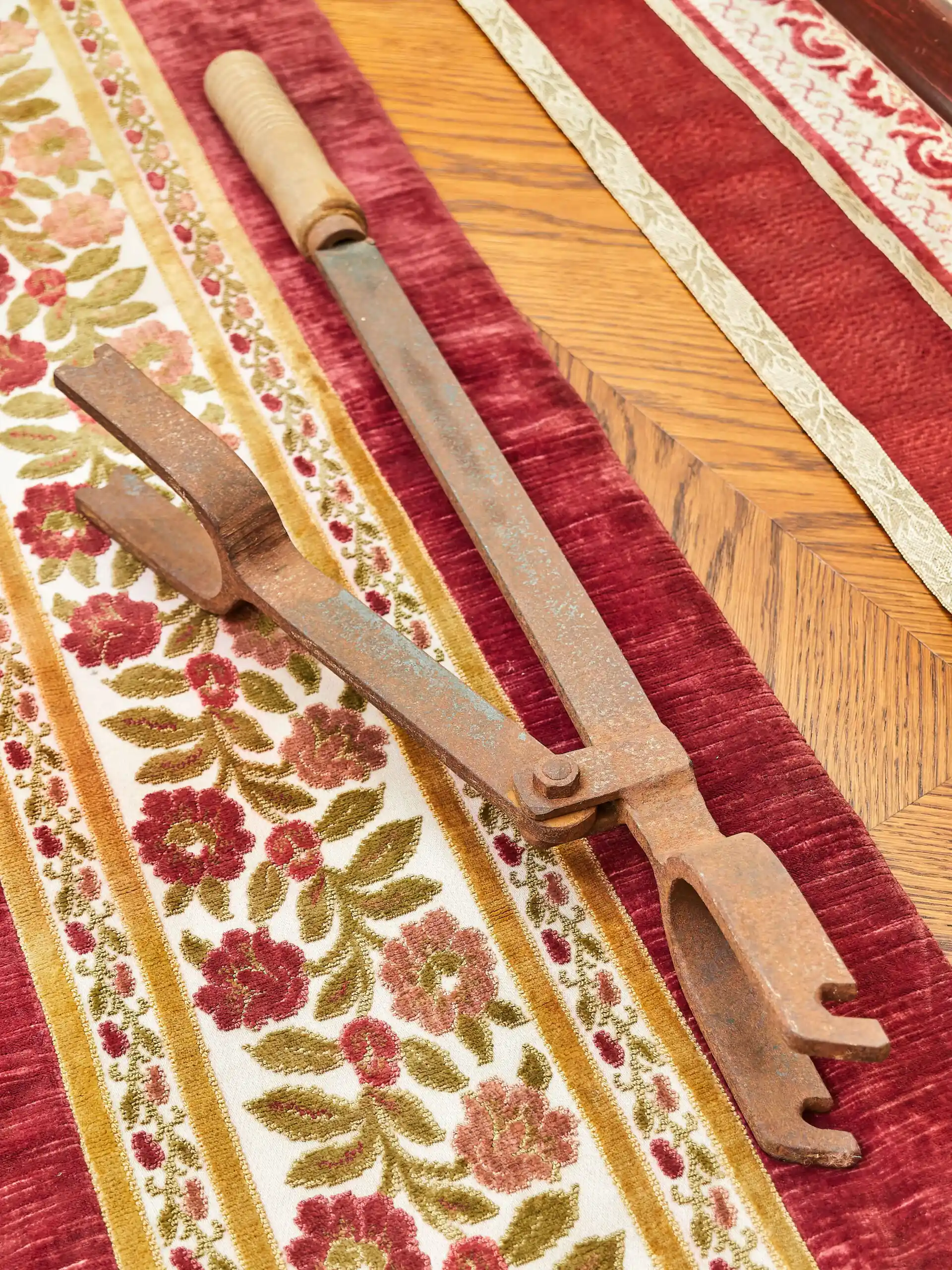 Hradební kuše s napínákem – belgická výroba, 19. století