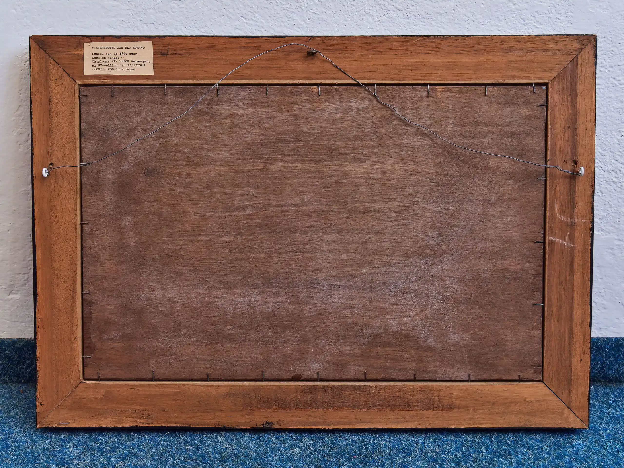 Rybářské lodě na pláži. Anonym