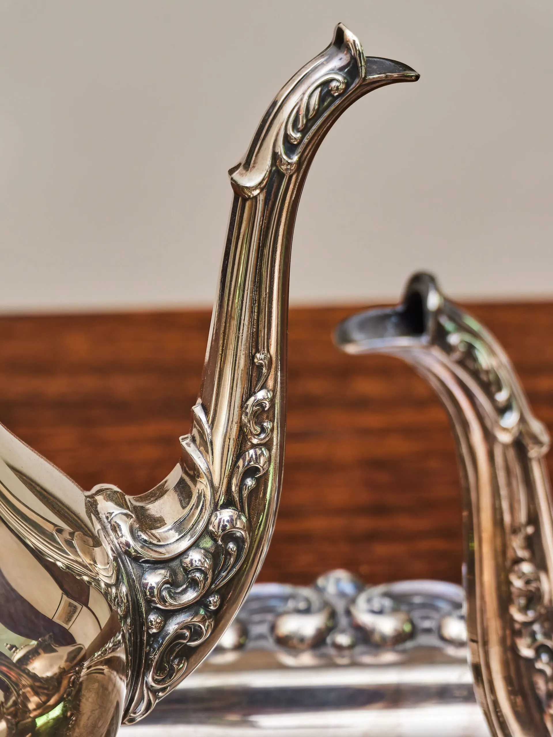 Kávový a čajový servis Oneida Heirloom – Venetian Scroll
