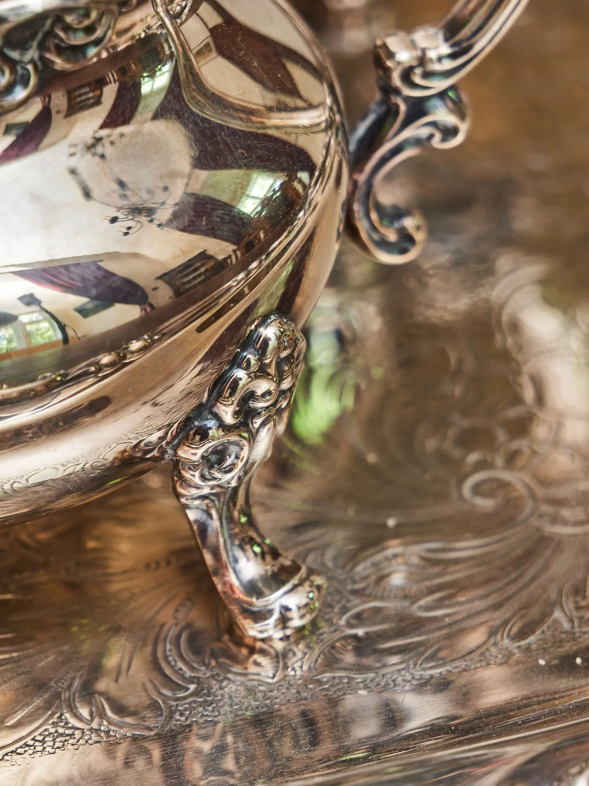 Kávový a čajový servis Oneida Heirloom – Venetian Scroll