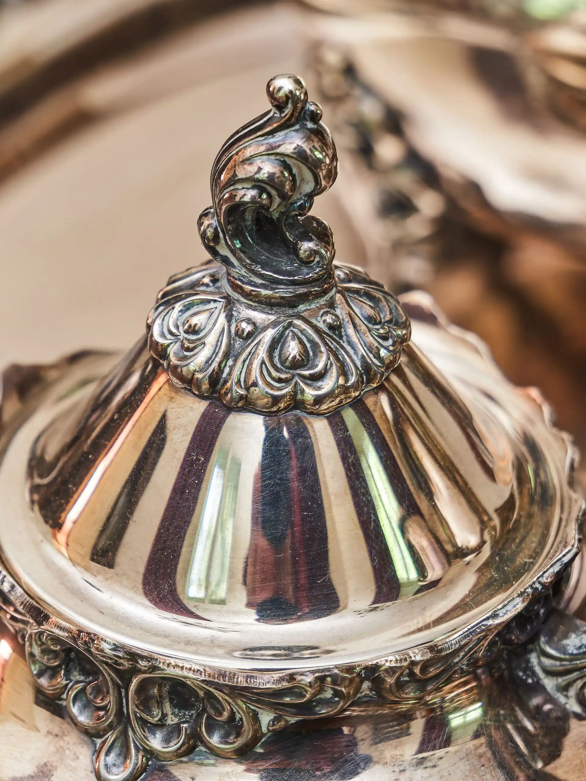 Kávový a čajový servis Oneida Heirloom – Venetian Scroll