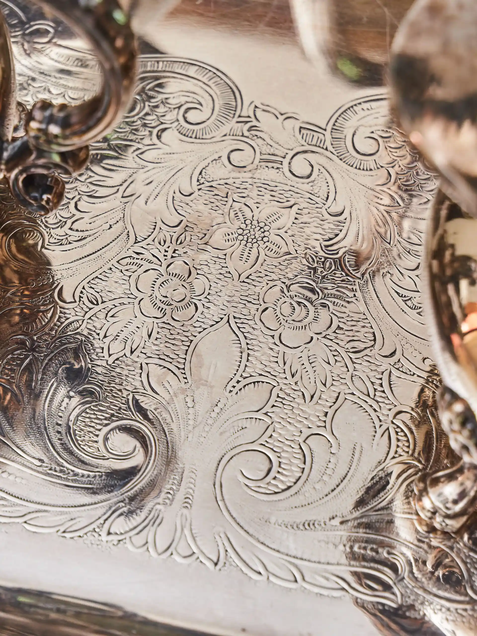 Kávový a čajový servis Oneida Heirloom – Venetian Scroll