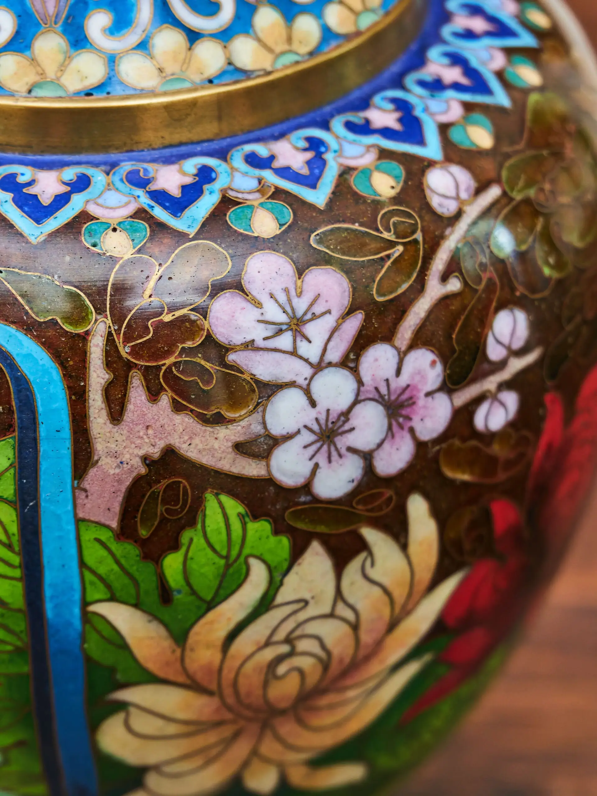 Cloisonné vázy – hnědé, ručně zdobené