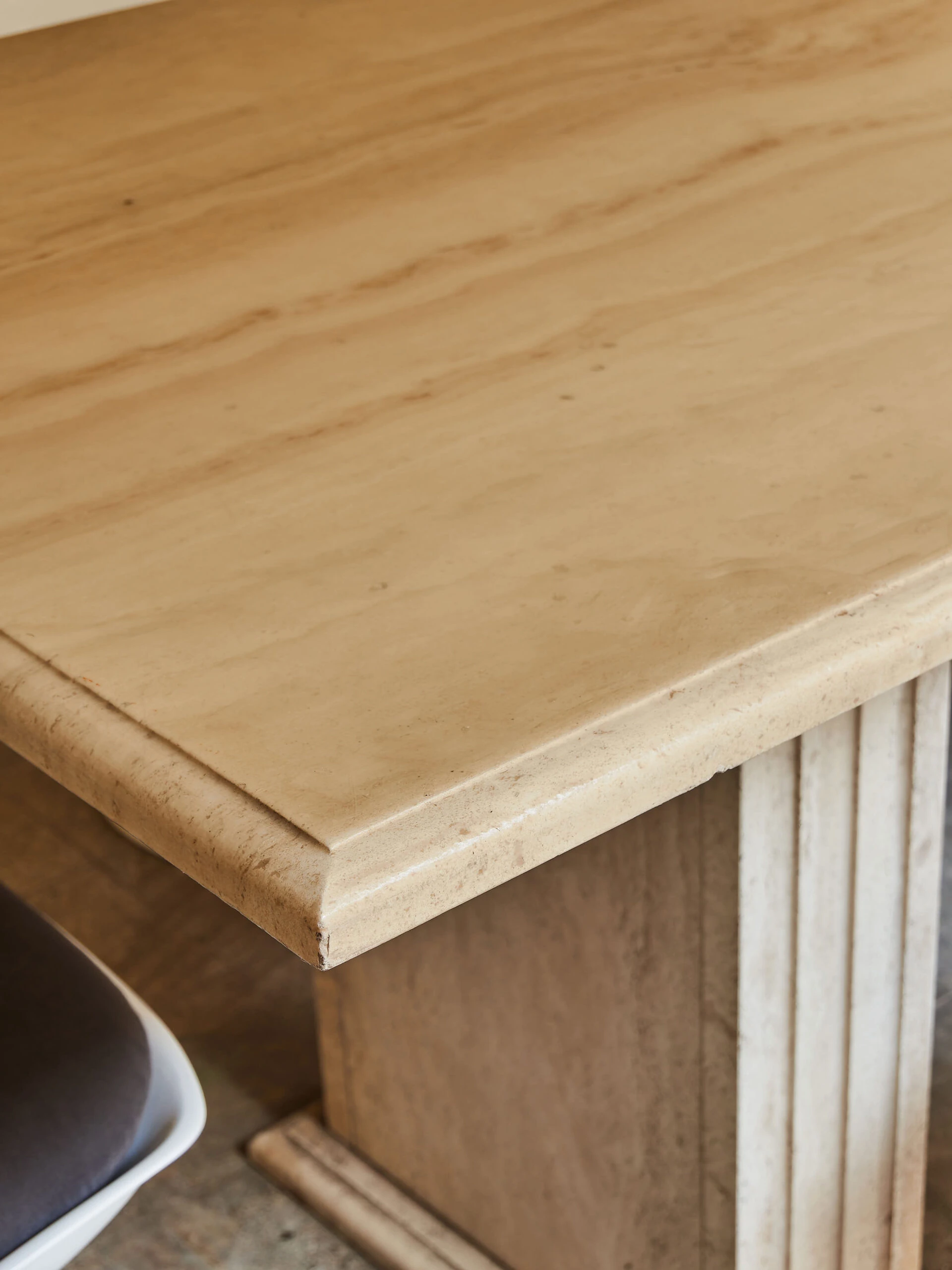 Venkovní jídelní stůl z travertinu, vyrobený kolem roku 1970