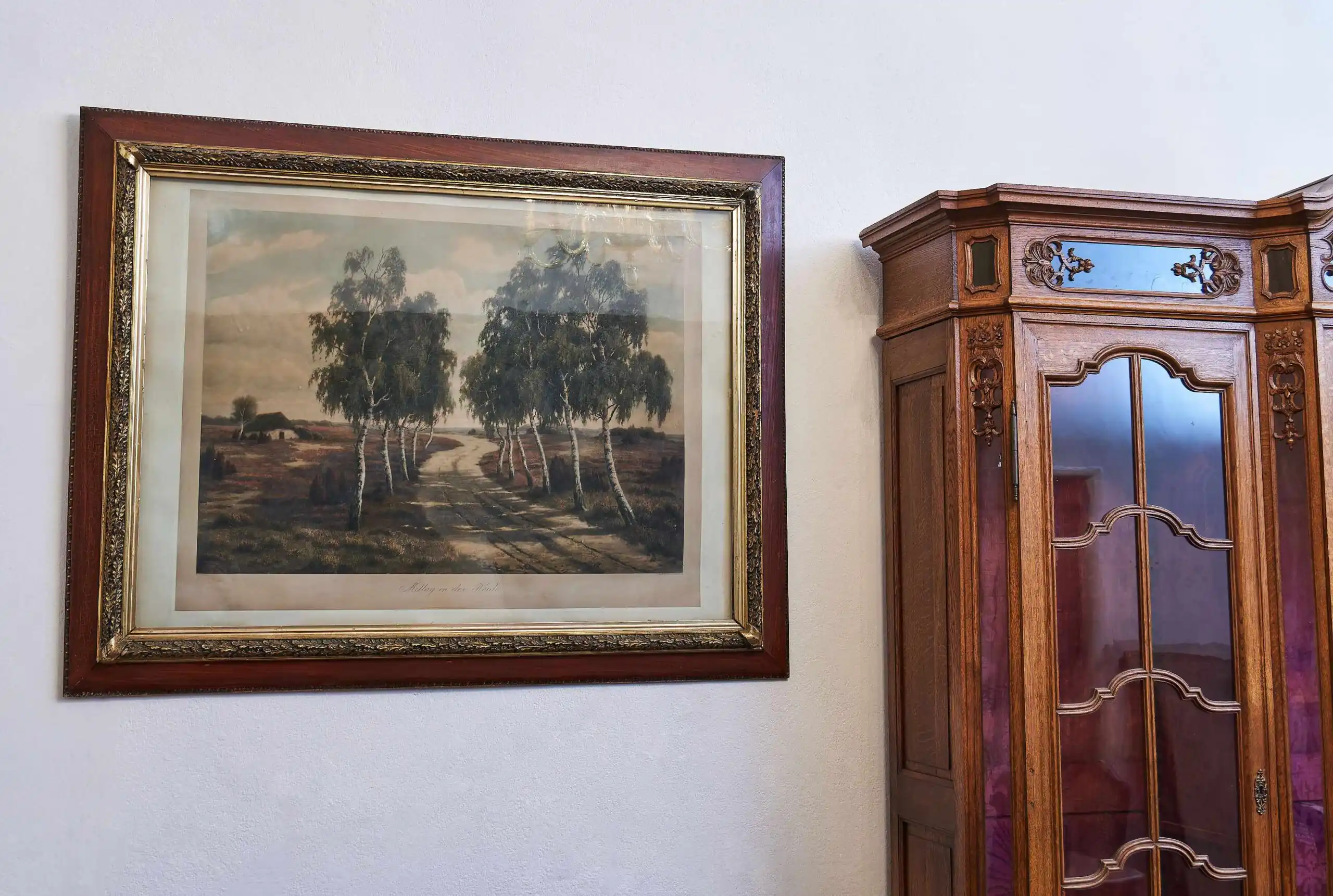 Obraz „Mittag in der Heide“ – krajina s břízami od H. Schmidta