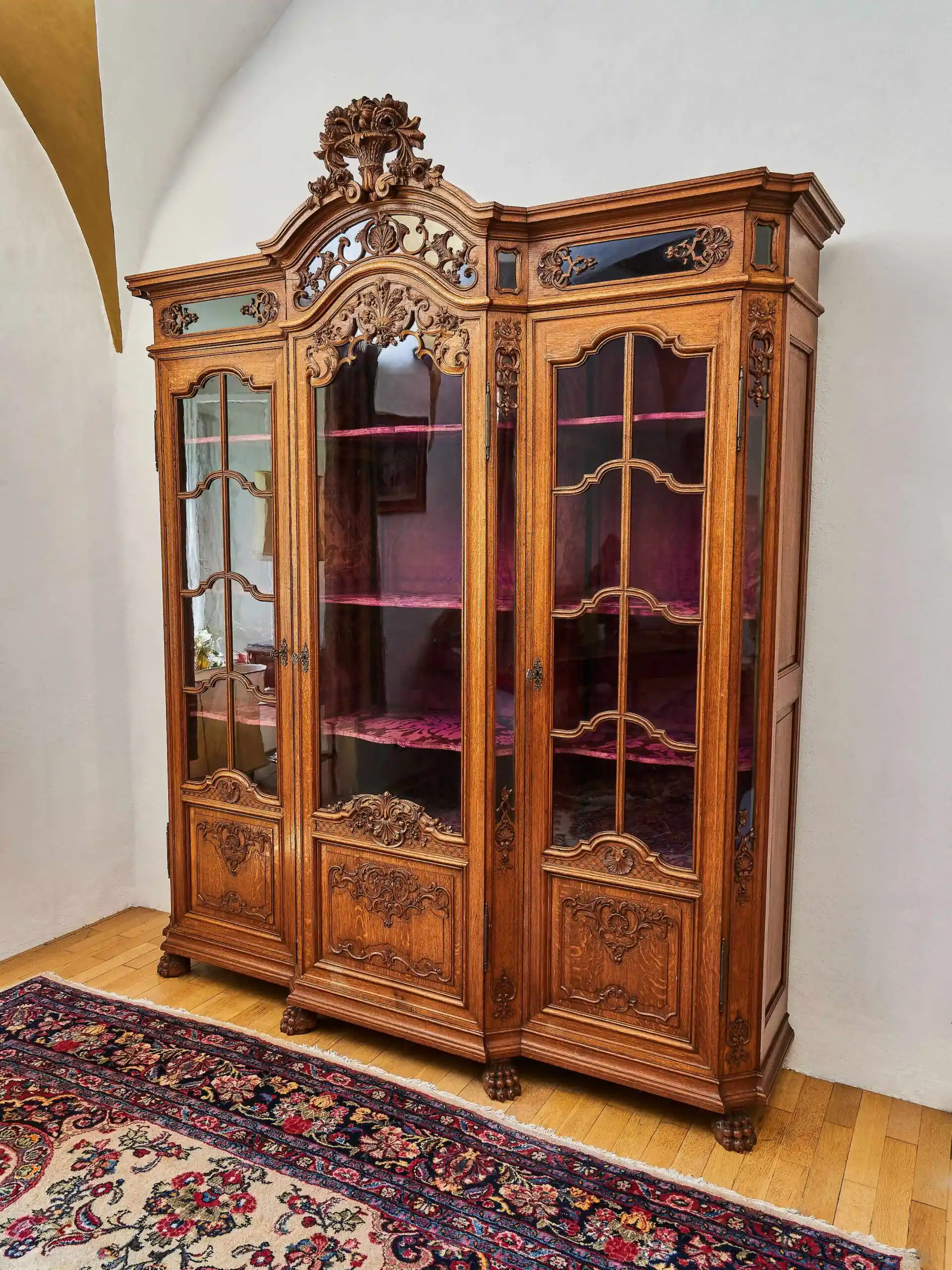 Luxusní starožitná knihovna z Lutychu – Reservé V.V.