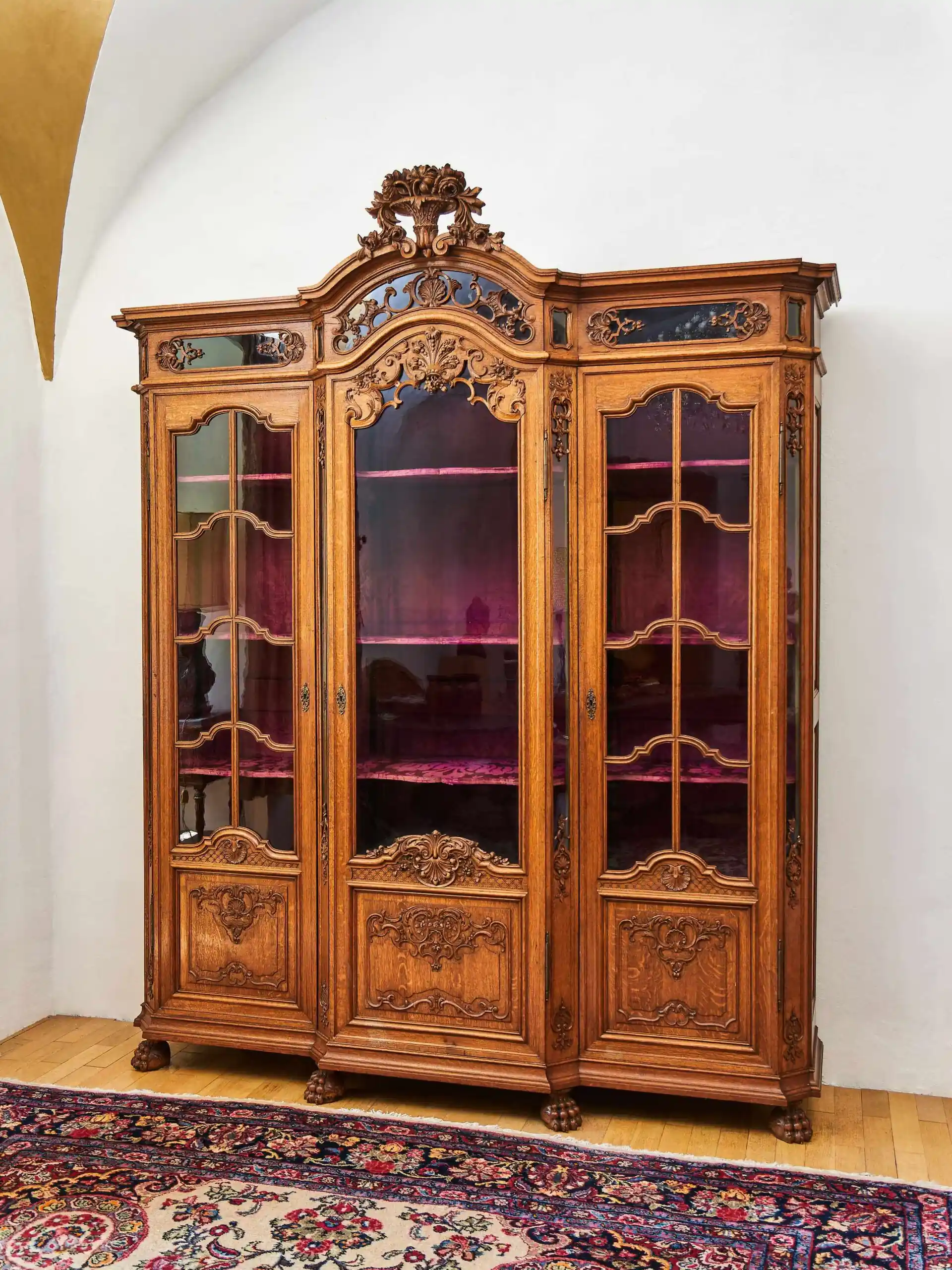 Luxusní starožitná knihovna z Lutychu – Reservé V.V.