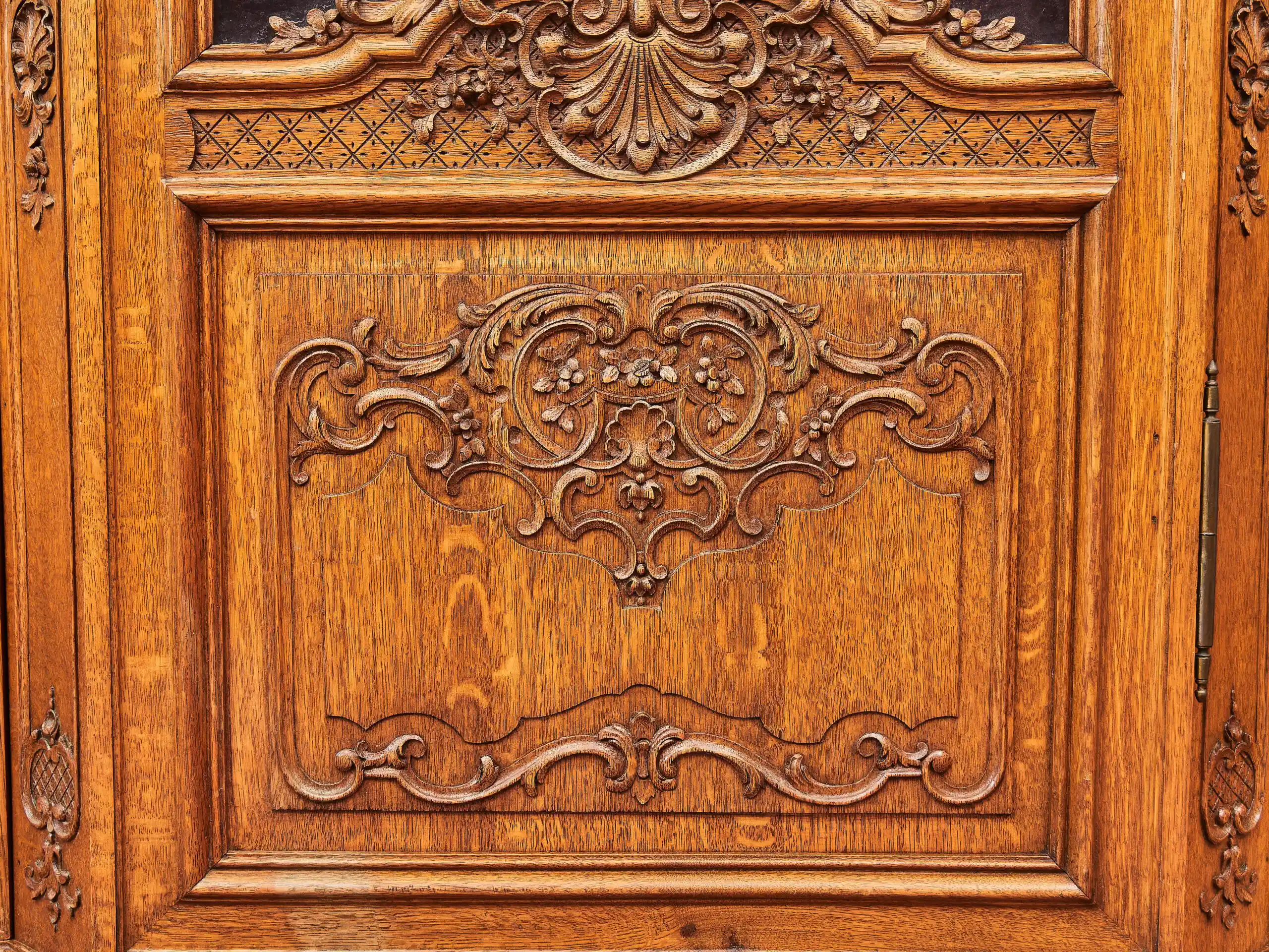 Luxusní starožitná knihovna z Lutychu – Reservé V.V.