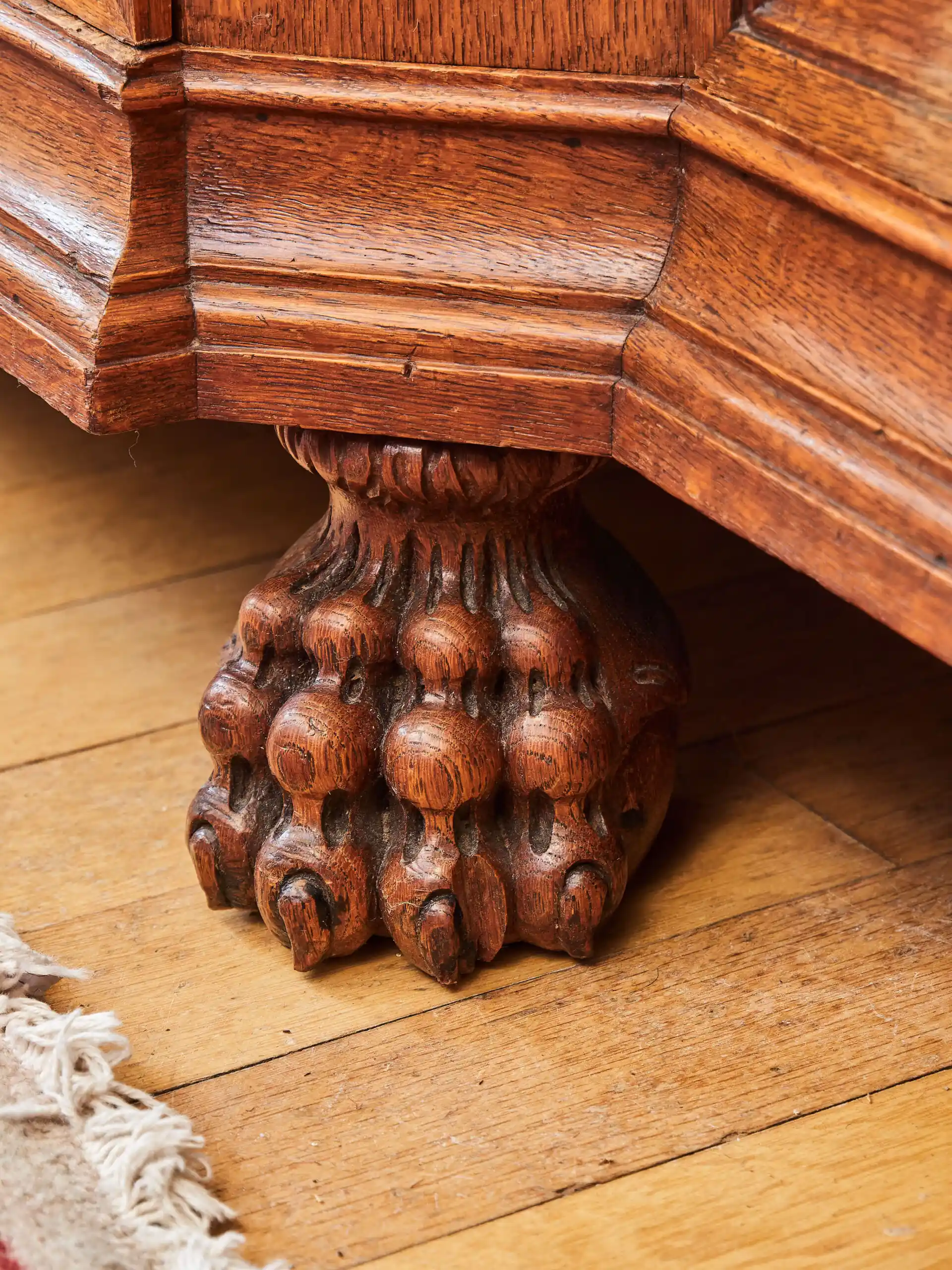 Luxusní starožitná knihovna z Lutychu – Reservé V.V.