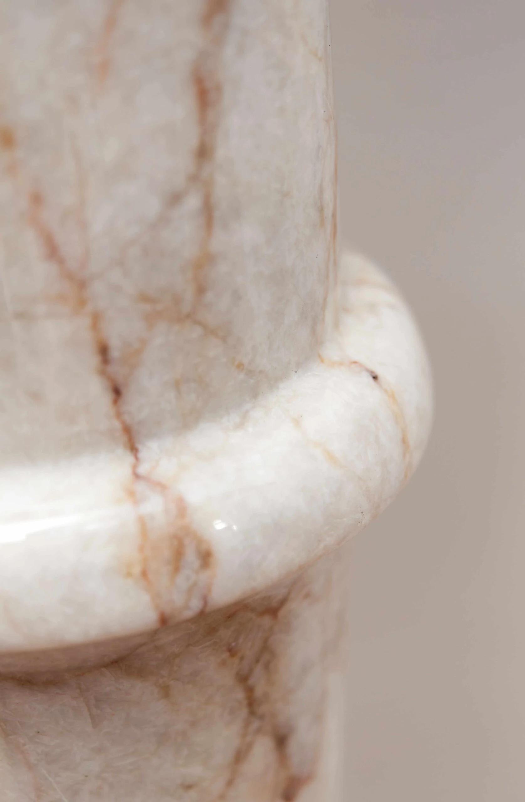 Starožitný mramorový podstavec – přírodní kámen