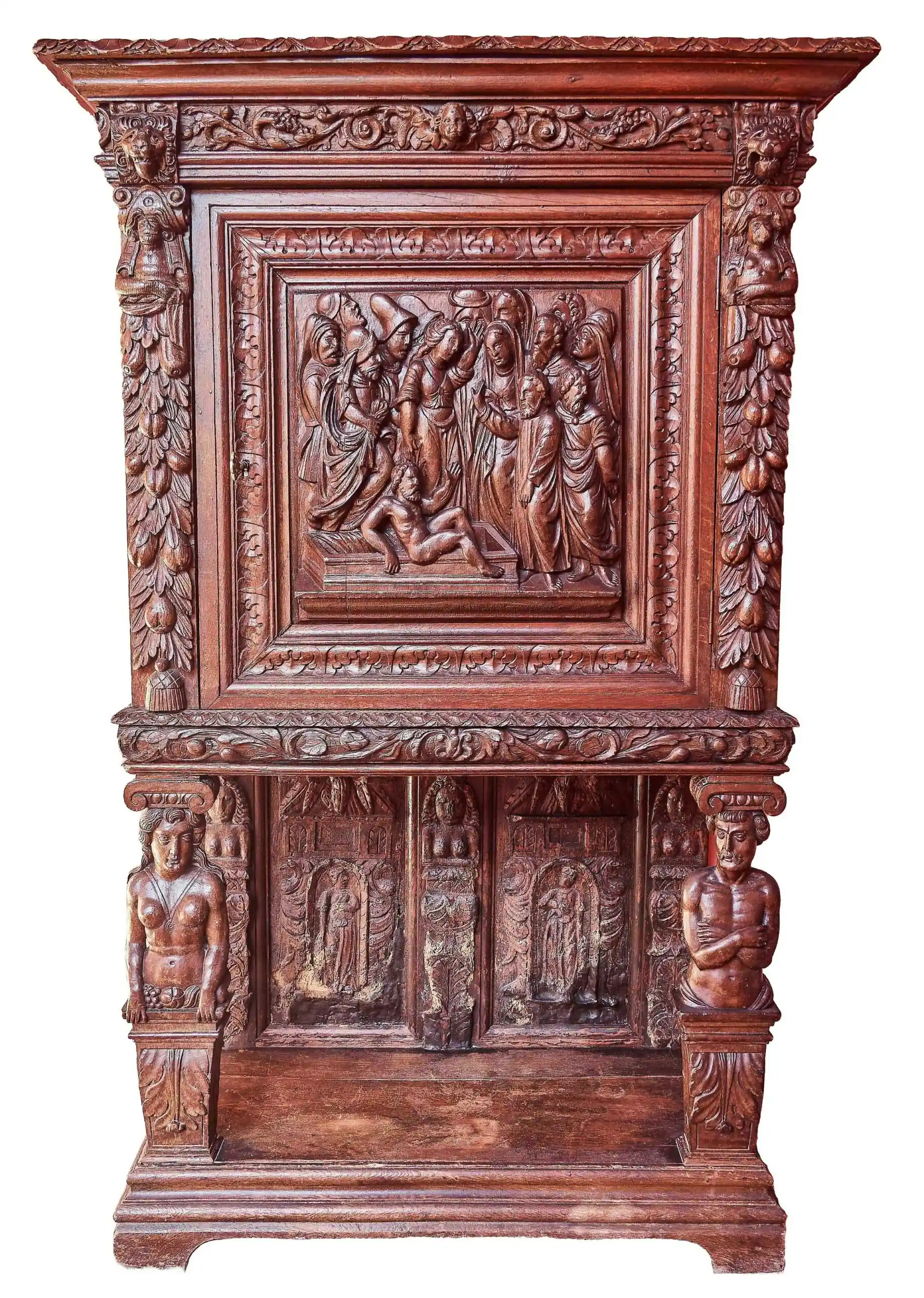 Renesanční kredenc mistrovsky vyřezávaný