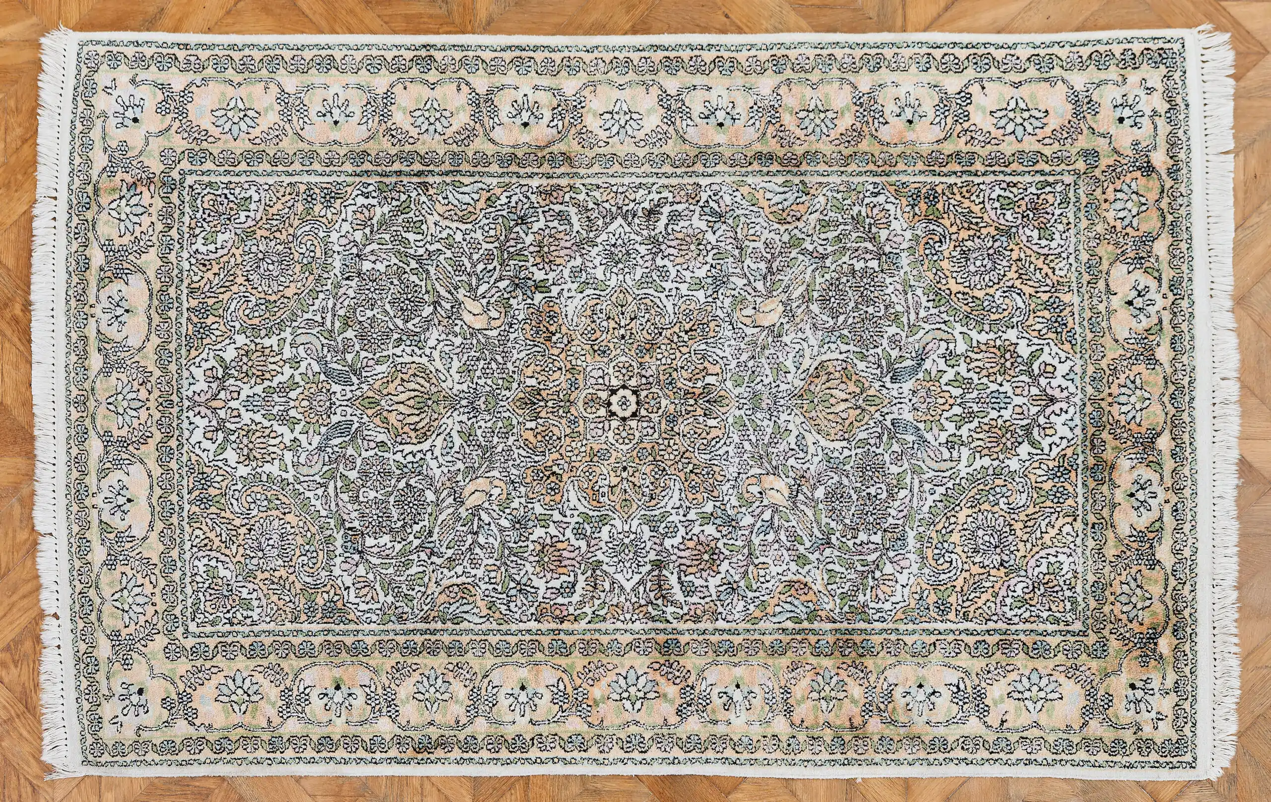 Hedvábný koberec z kašmíru 193 X 118 cm