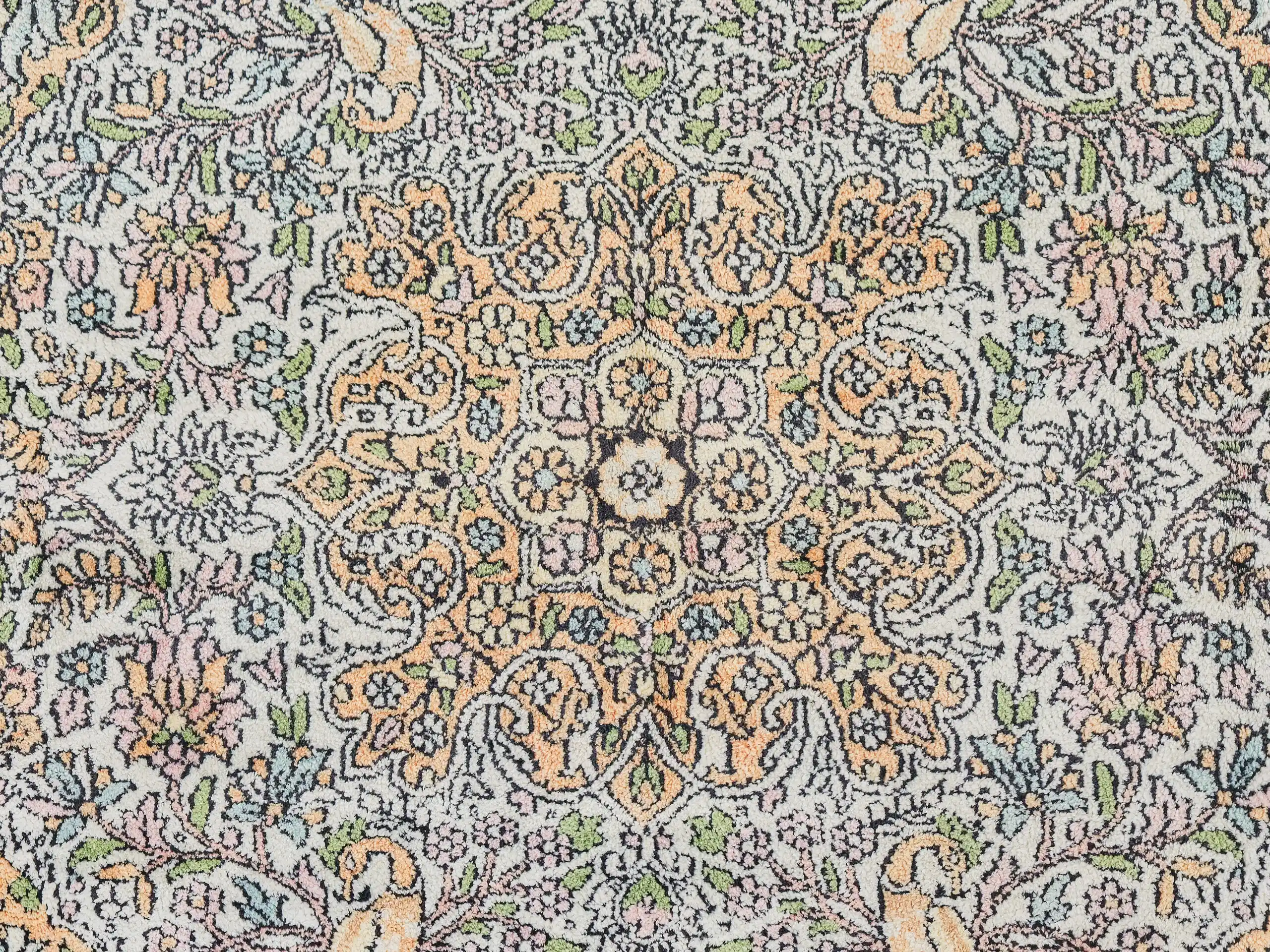 Hedvábný koberec z kašmíru 193 X 118 cm