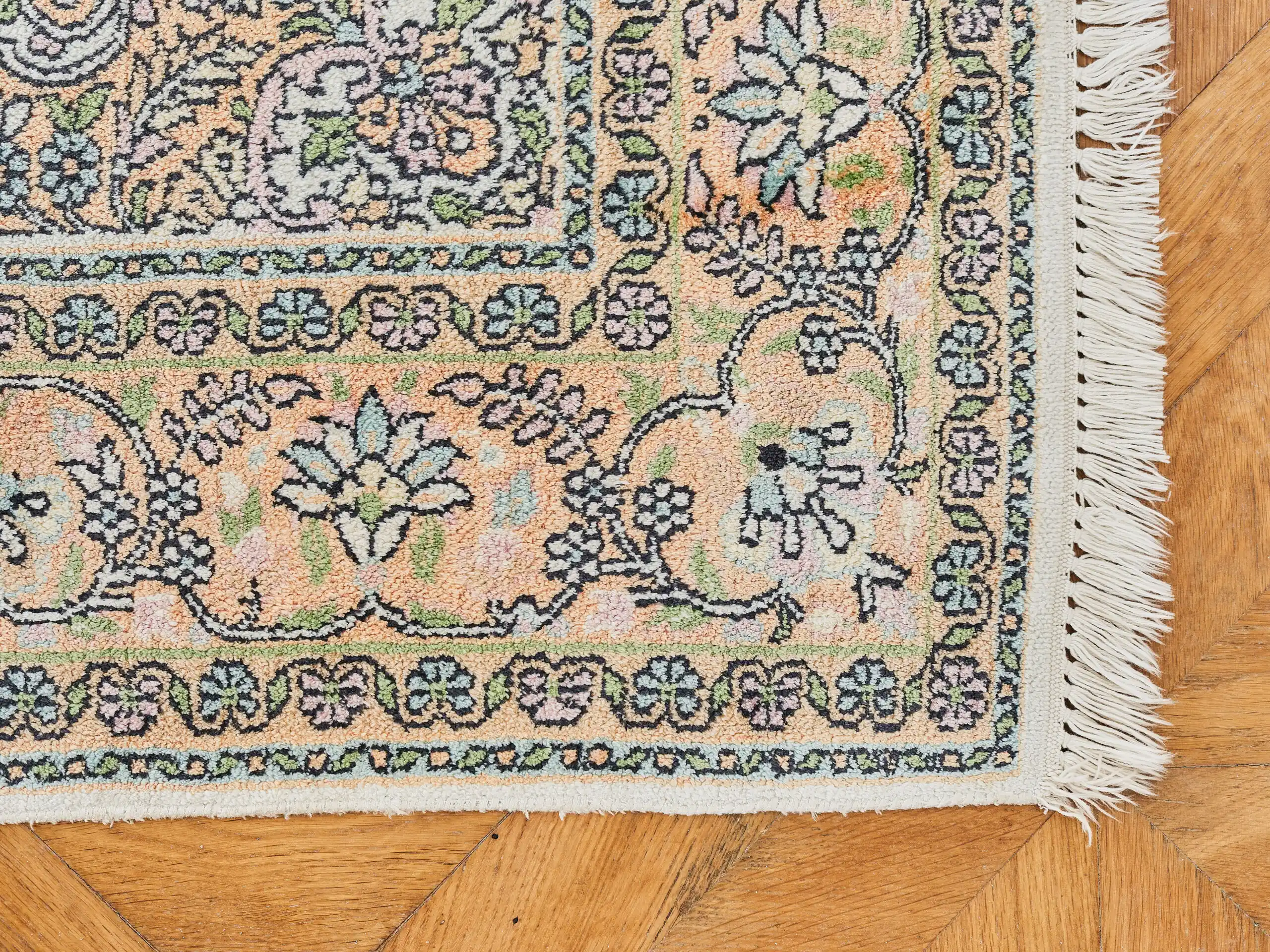 Hedvábný koberec z kašmíru 193 X 118 cm