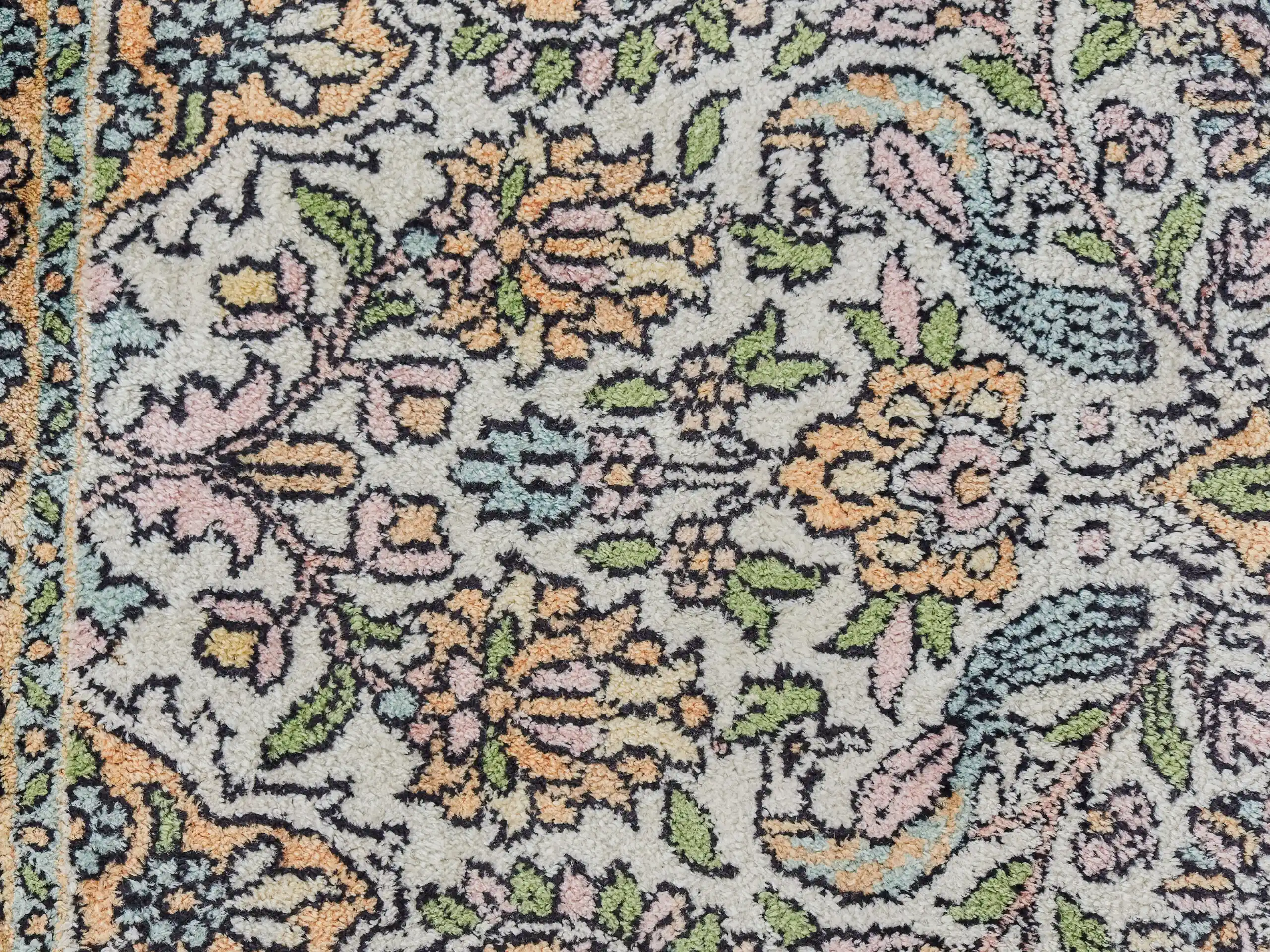 Hedvábný koberec z kašmíru 193 X 118 cm