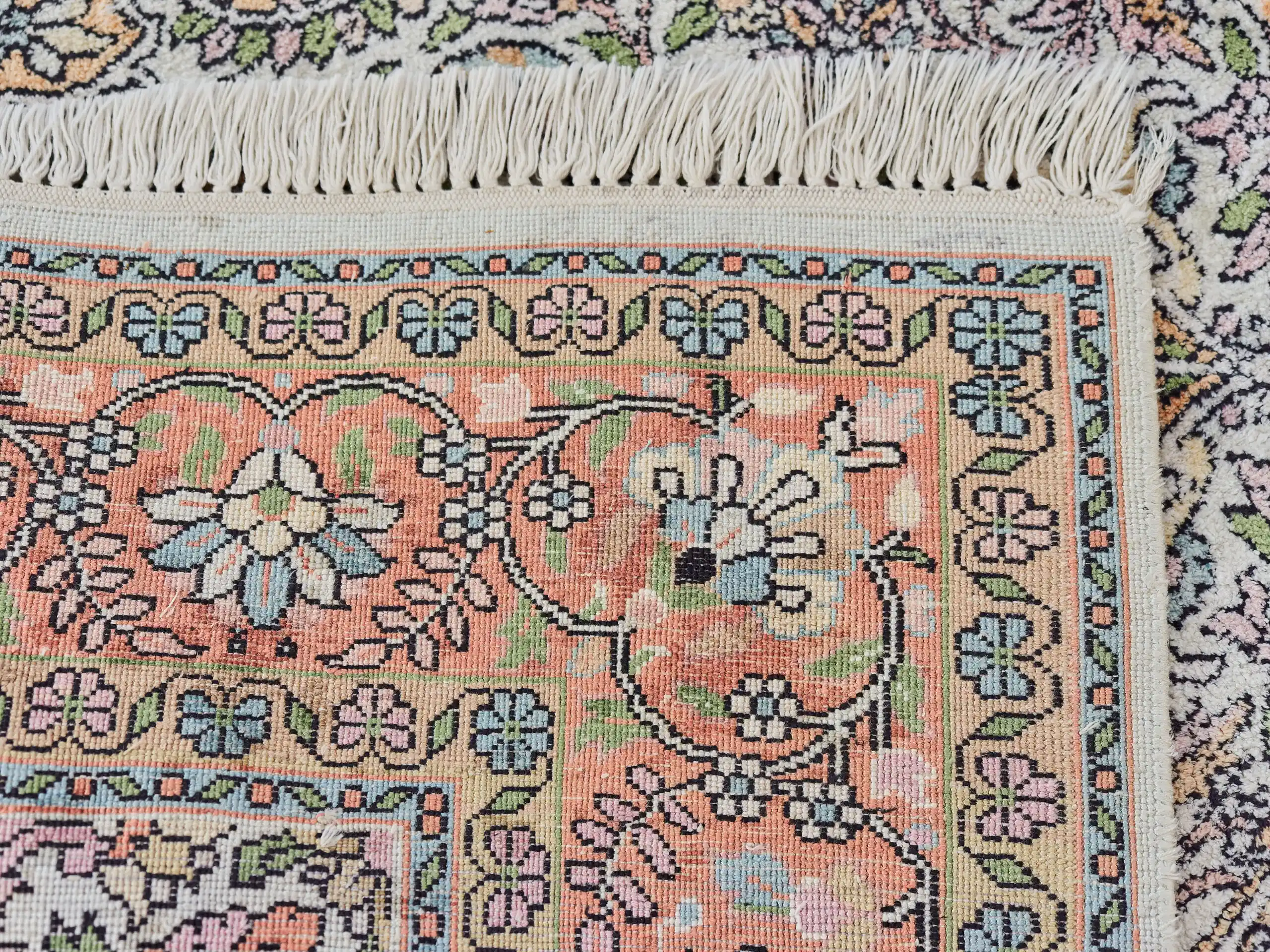 Hedvábný koberec z kašmíru 193 X 118 cm