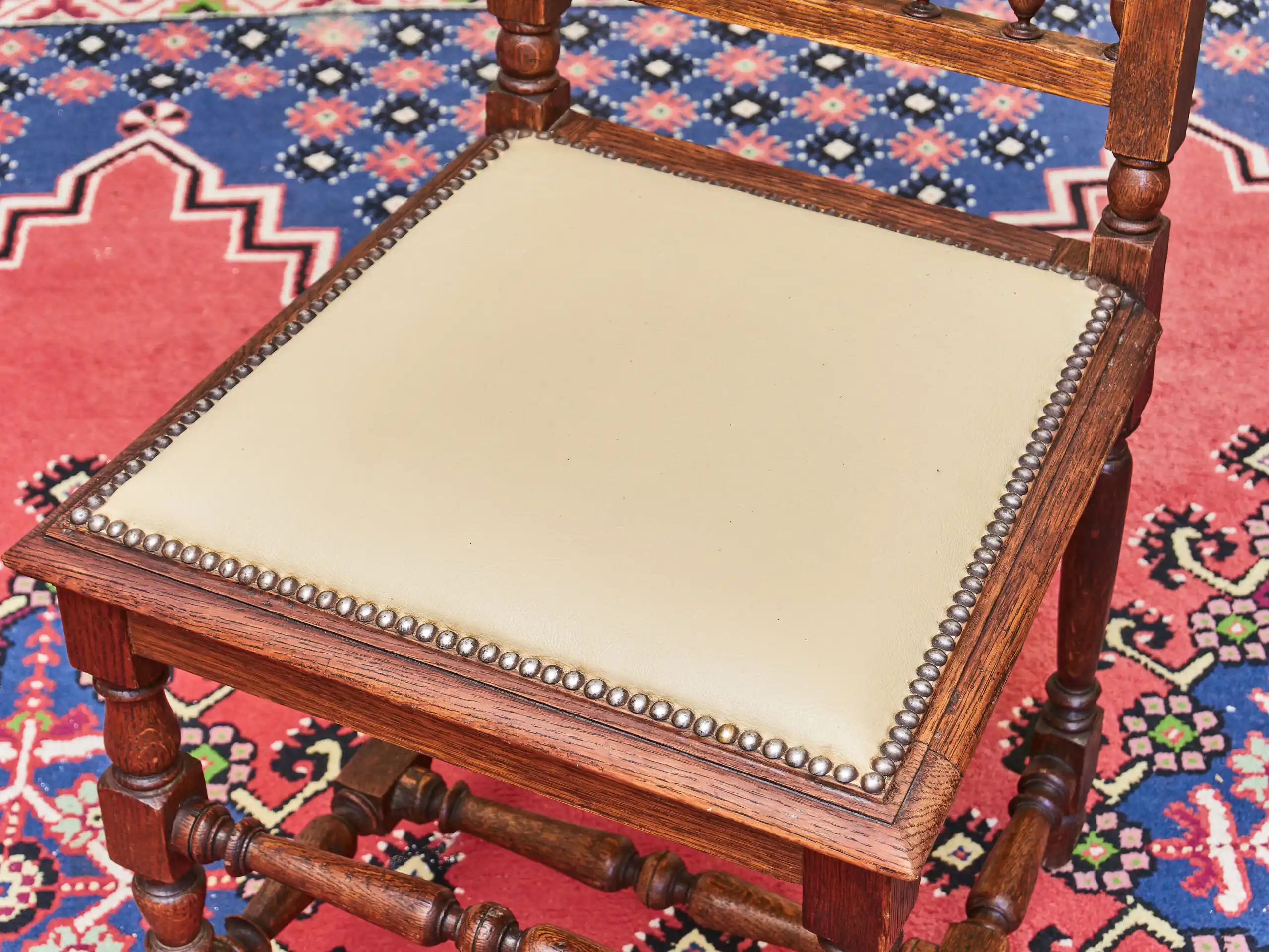 Starožitná mechlská židle z dubu