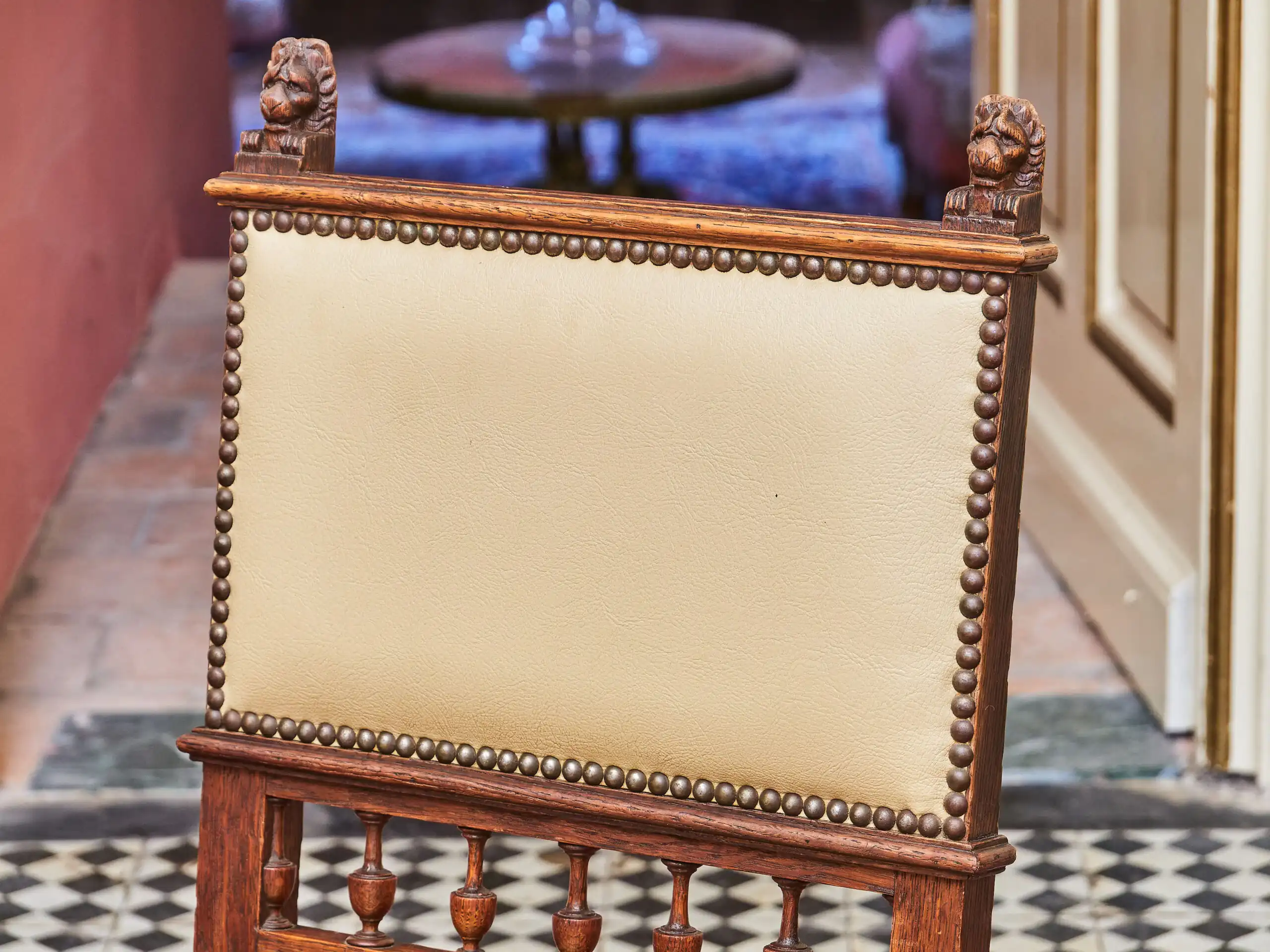 Starožitná mechlská židle z dubu