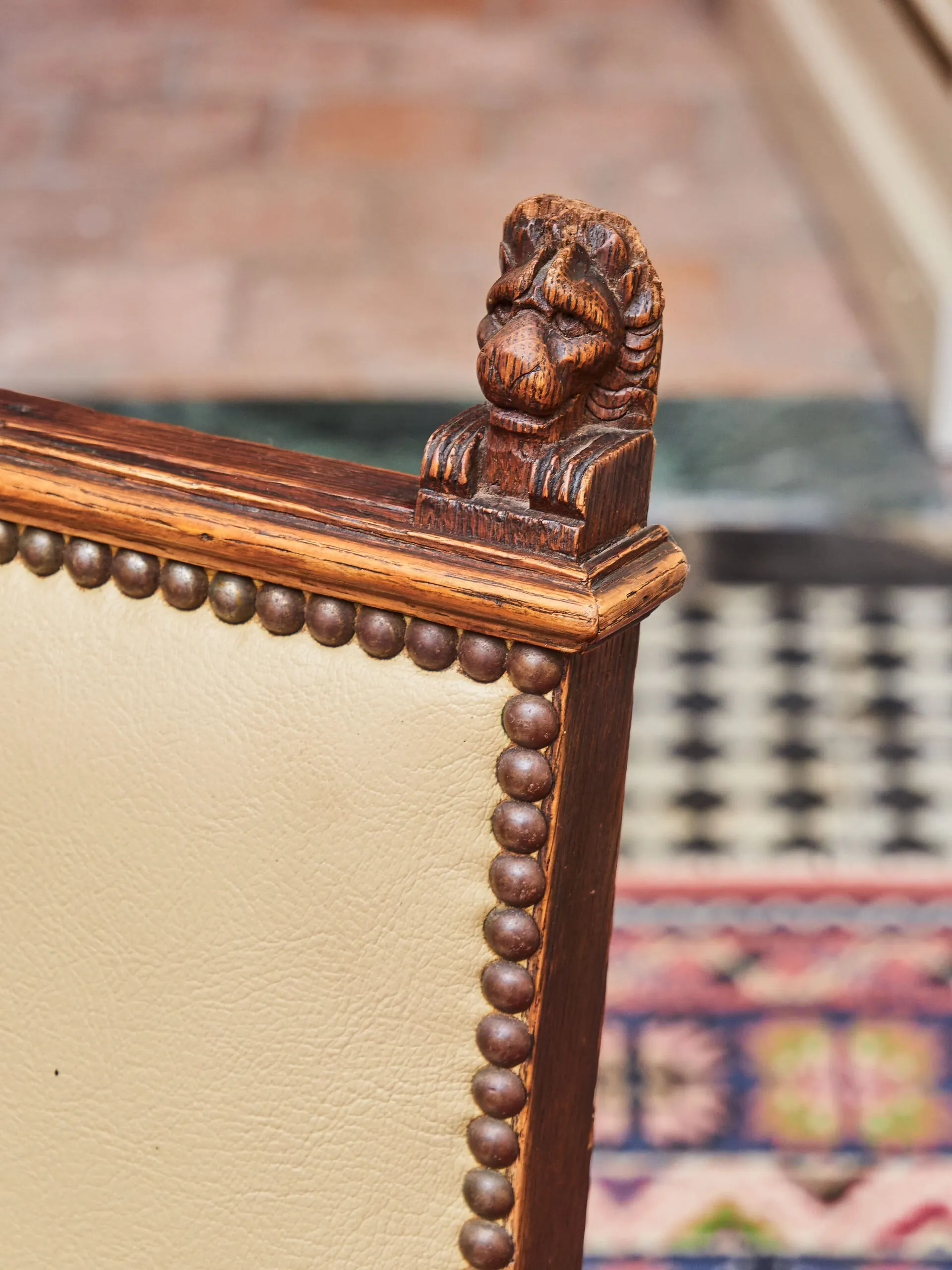 Starožitná mechlská židle z dubu