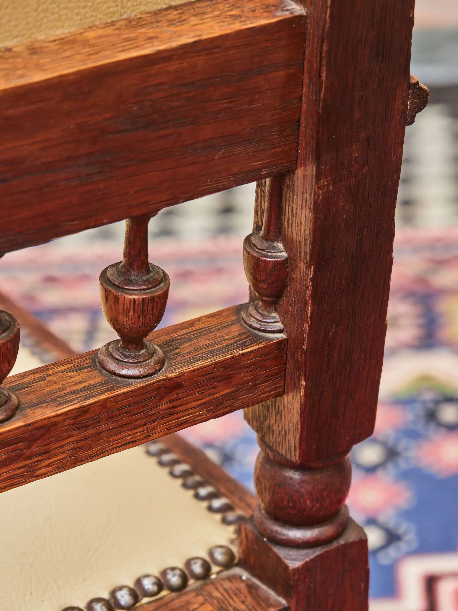 Starožitná mechlská židle z dubu