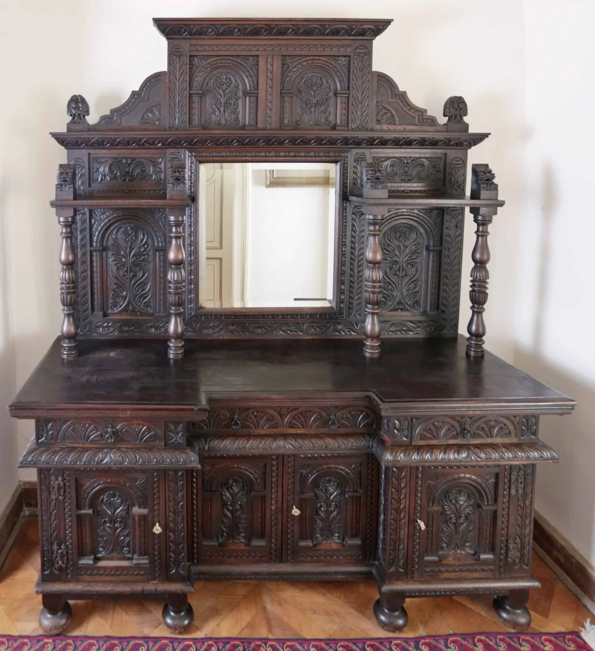 Starožitný Viktoriánský příborník Edwards & Roberts