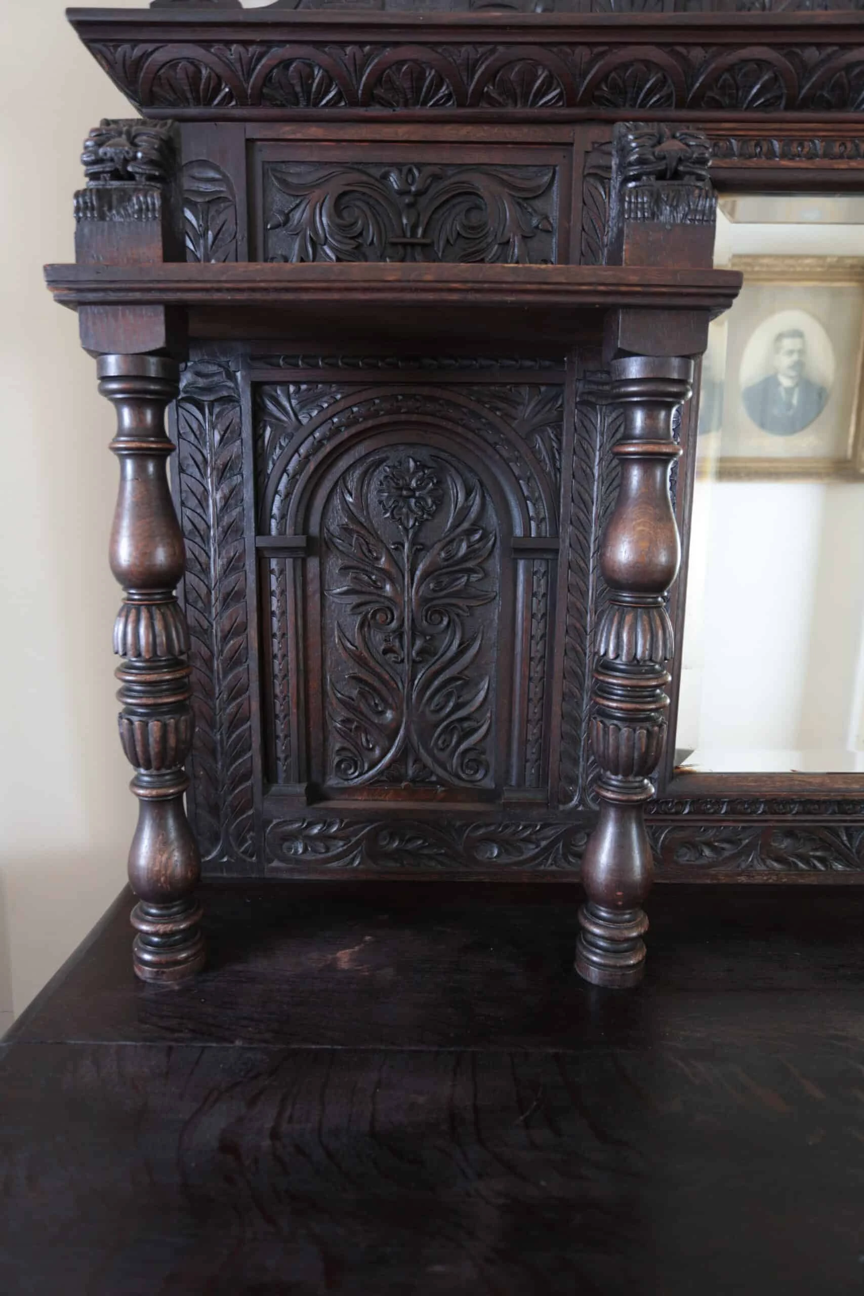 Starožitný Viktoriánský příborník Edwards & Roberts