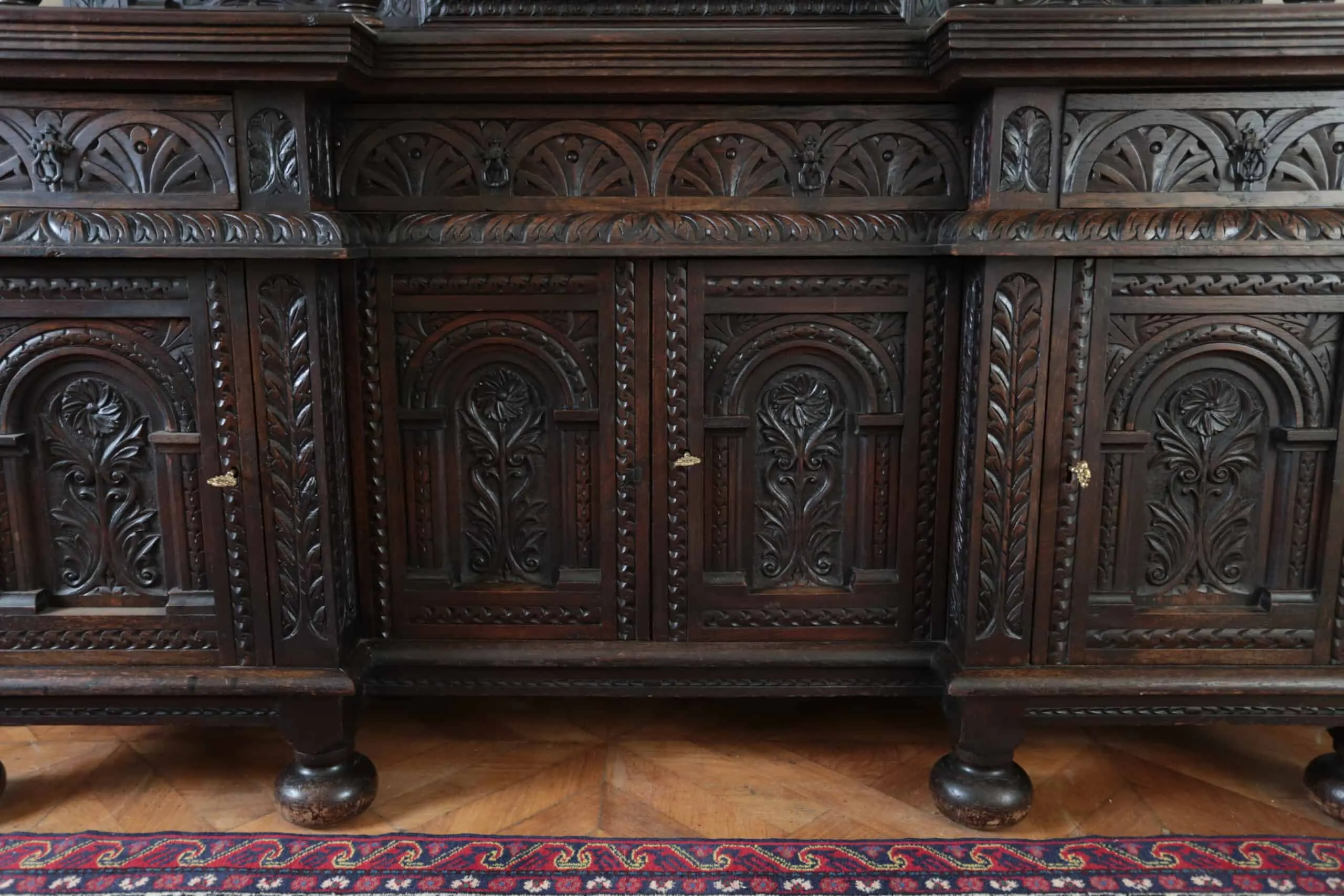 Starožitný Viktoriánský příborník Edwards & Roberts