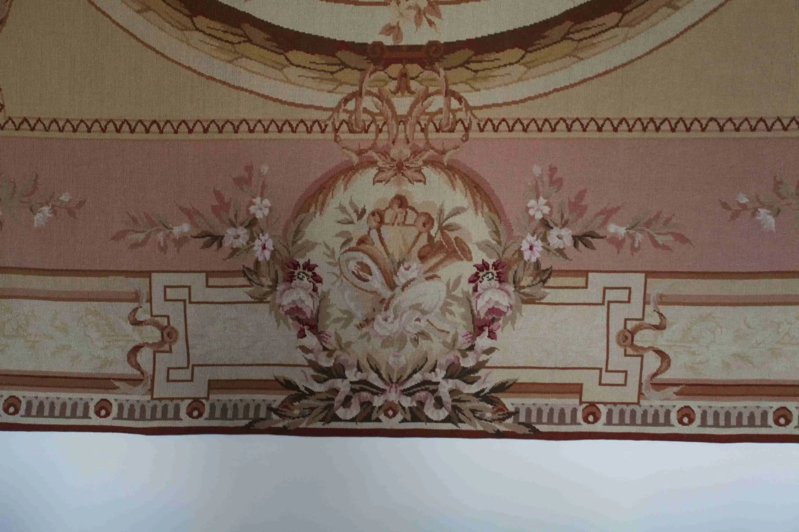 Koberec Aubusson 331 x 271 cm
