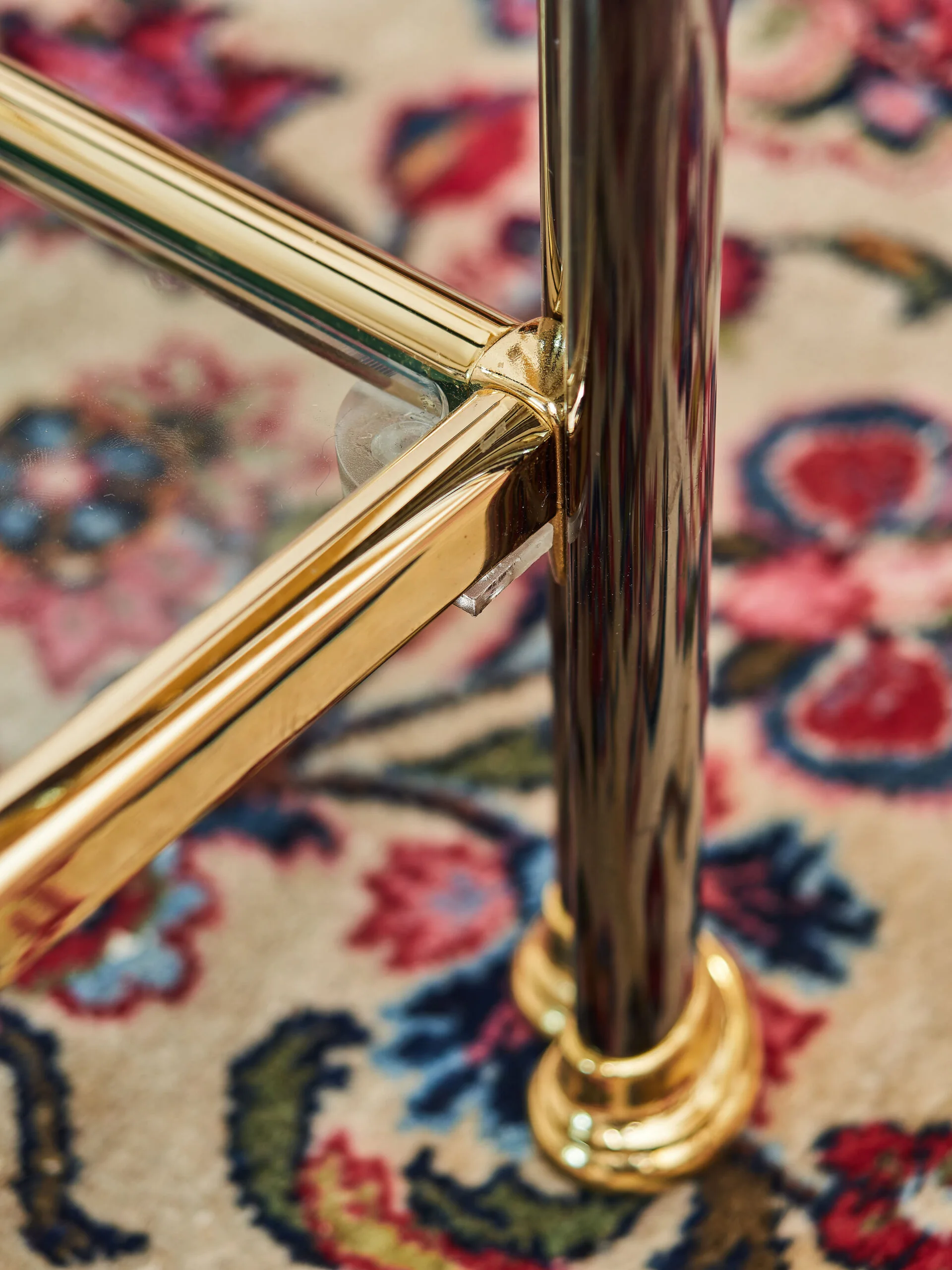 Designový konferenční stolek z čirého skla a kovu