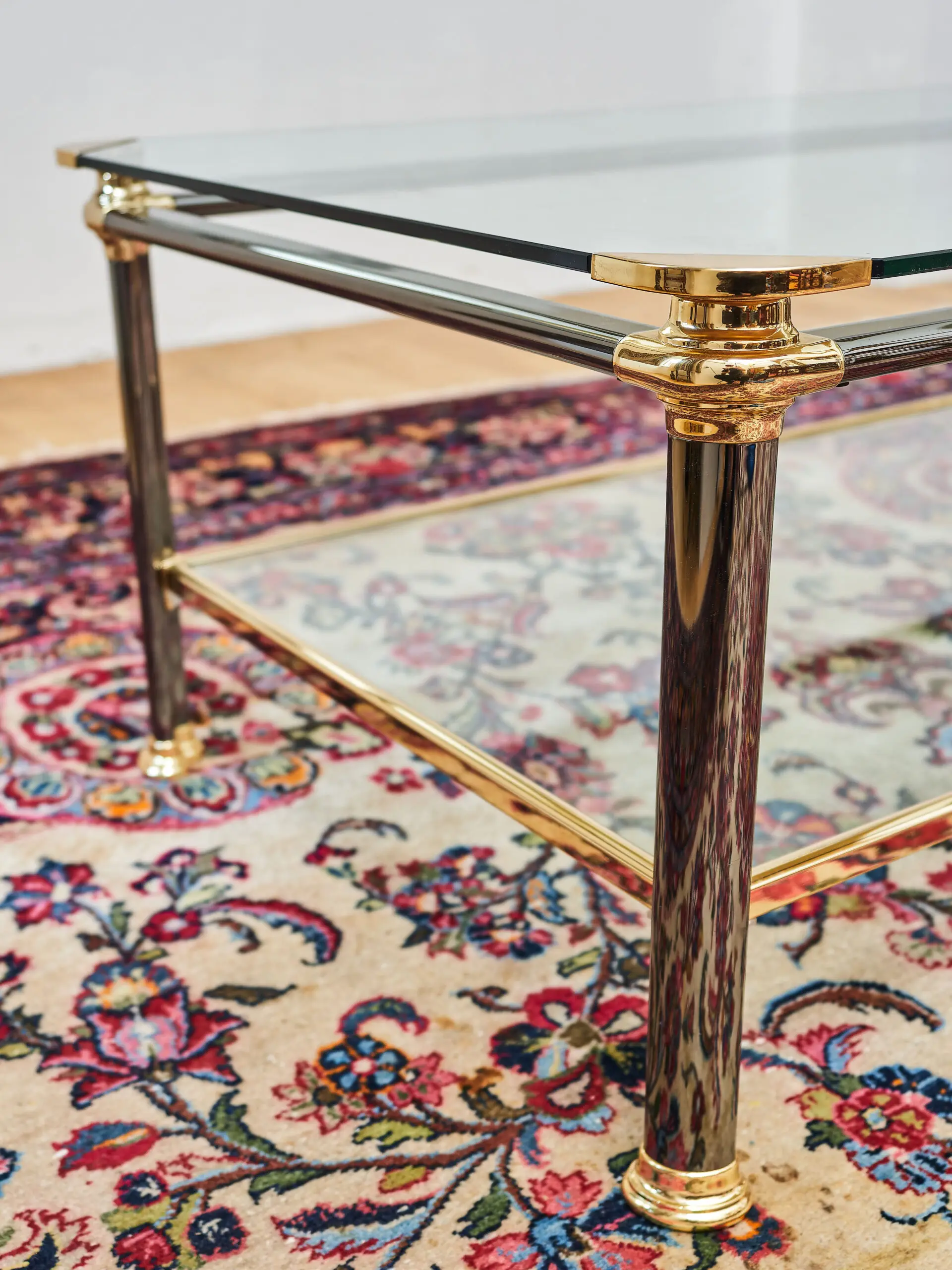 Designový konferenční stolek z čirého skla a kovu