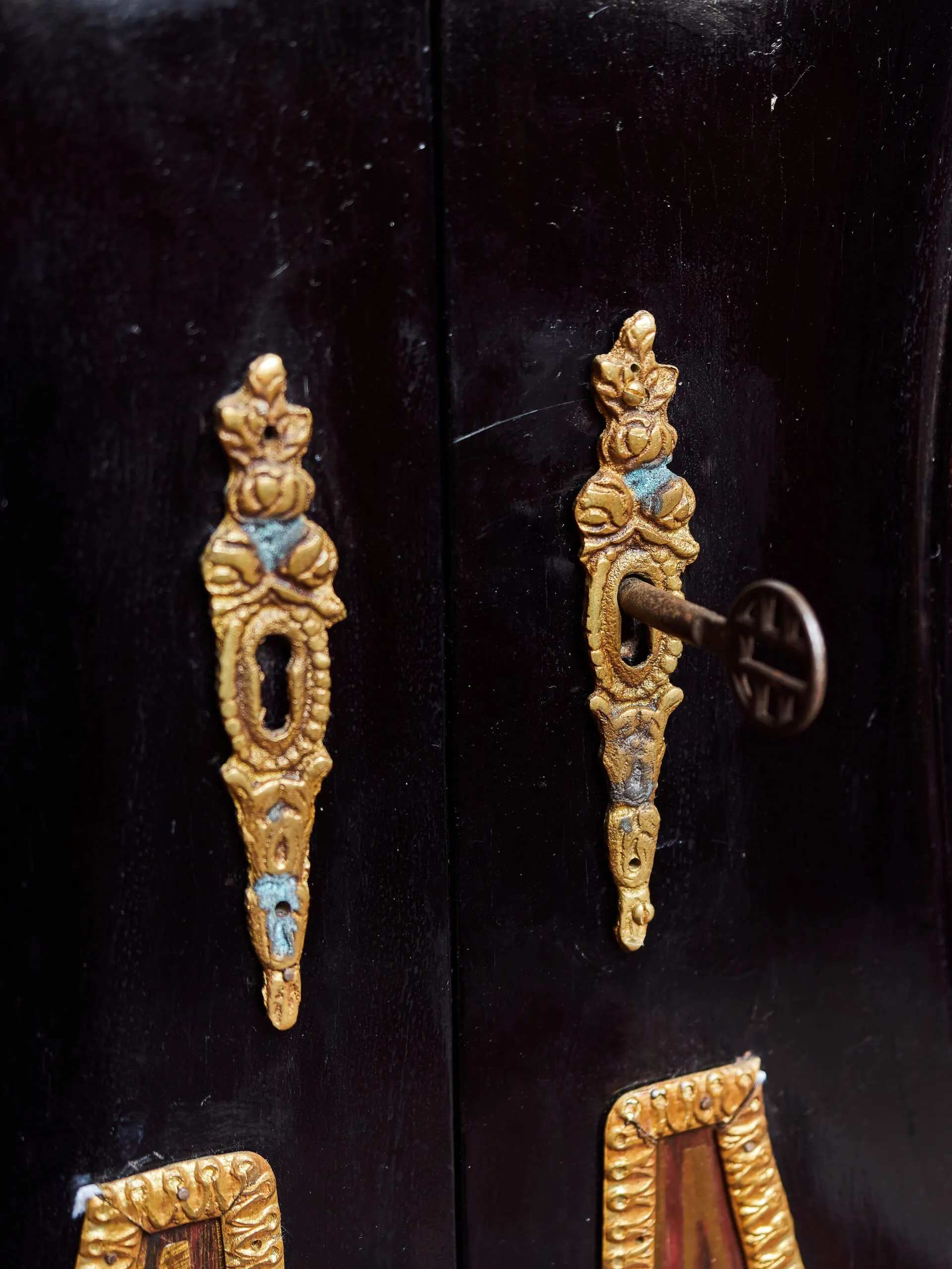 Komoda Boulle s mramorovou deskou