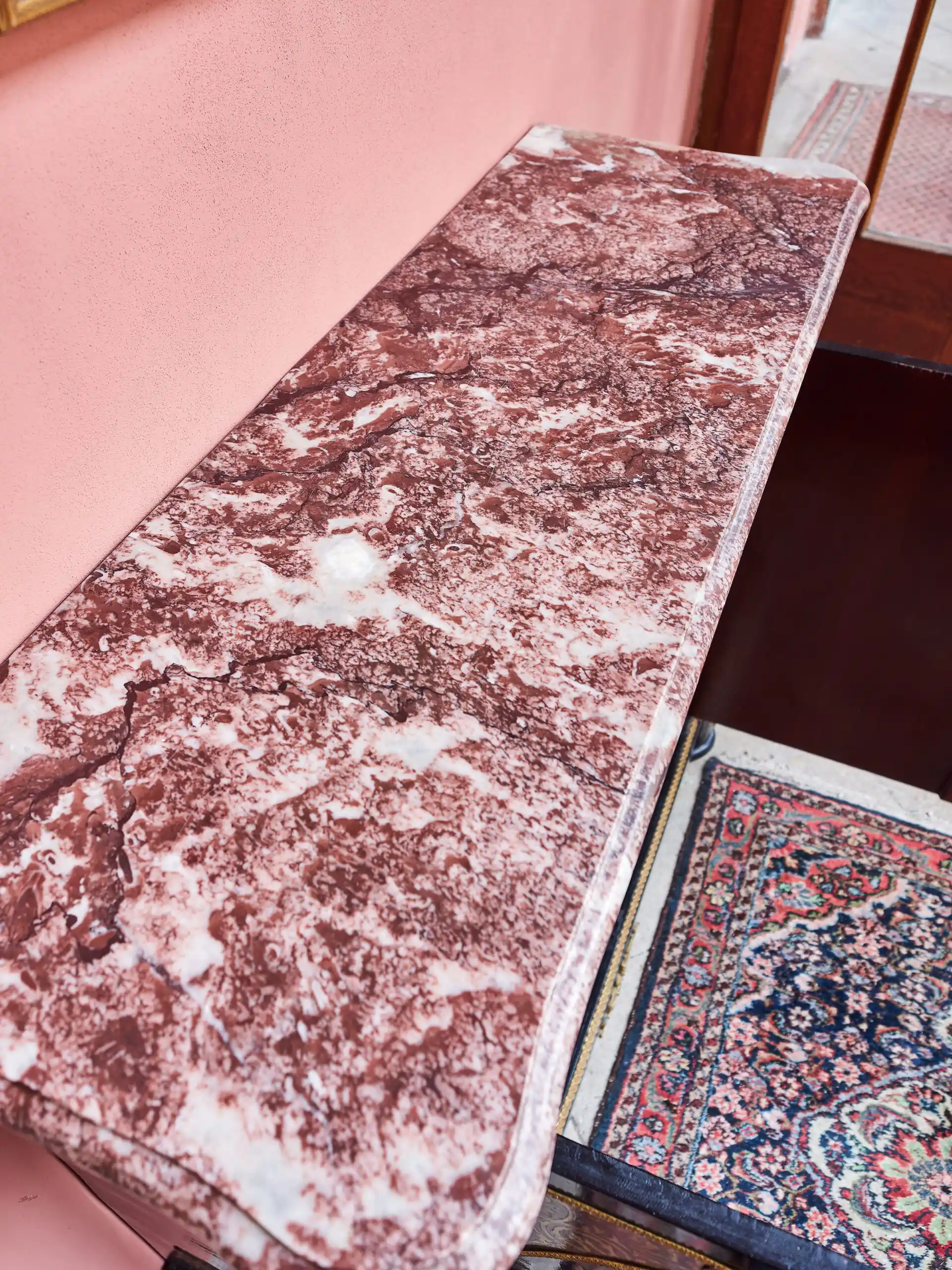 Komoda Boulle s mramorovou deskou