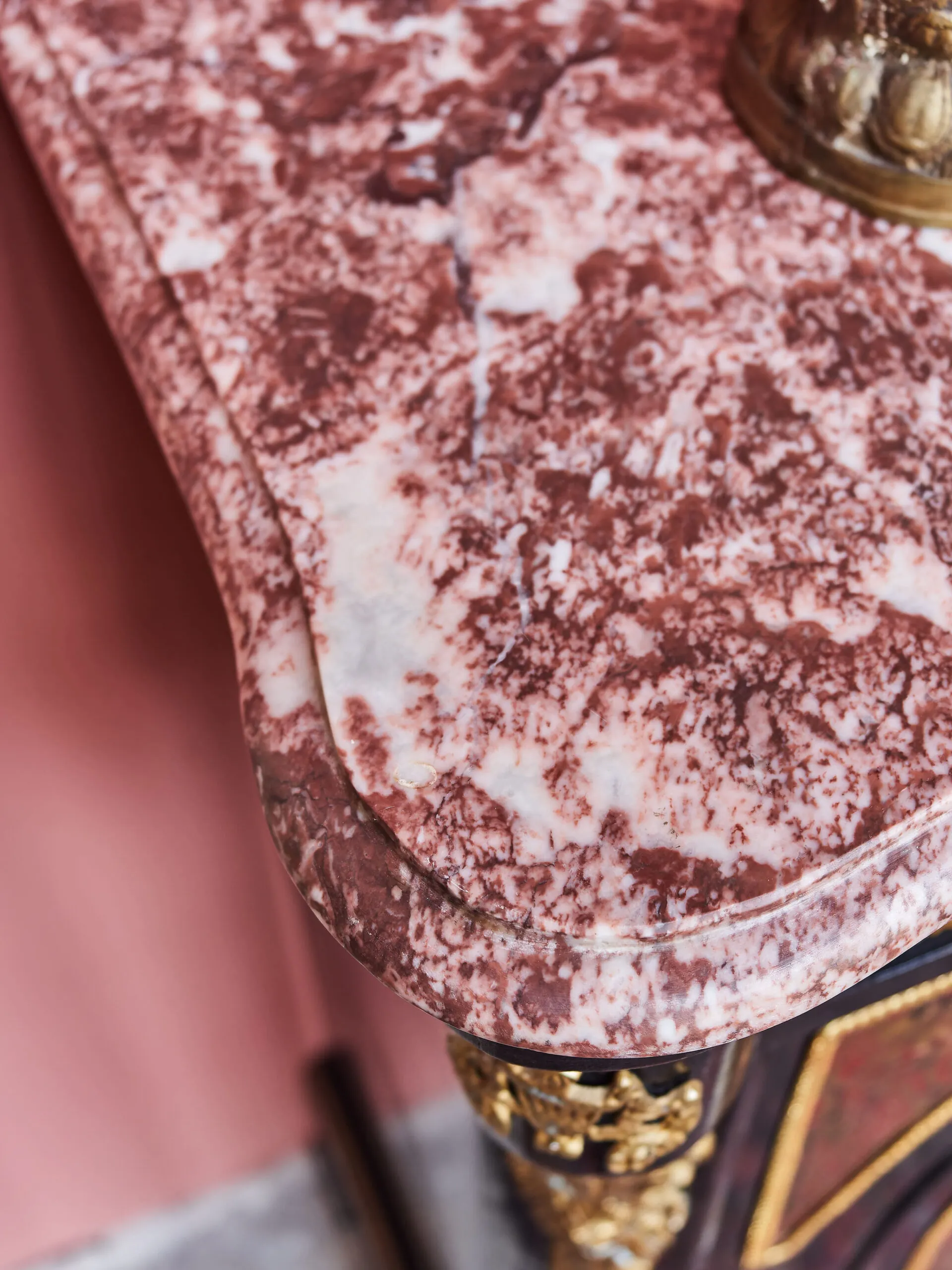 Komoda Boulle s mramorovou deskou