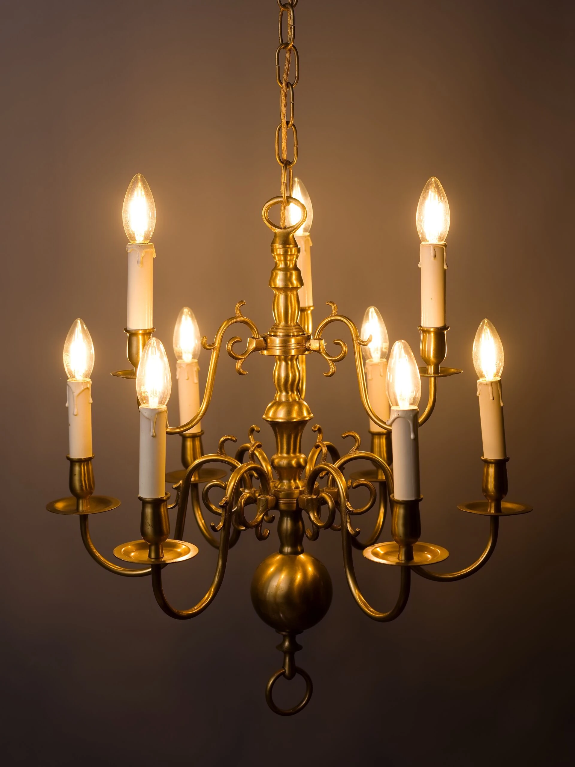 Devítiramenný mosazný lustr holandského typu