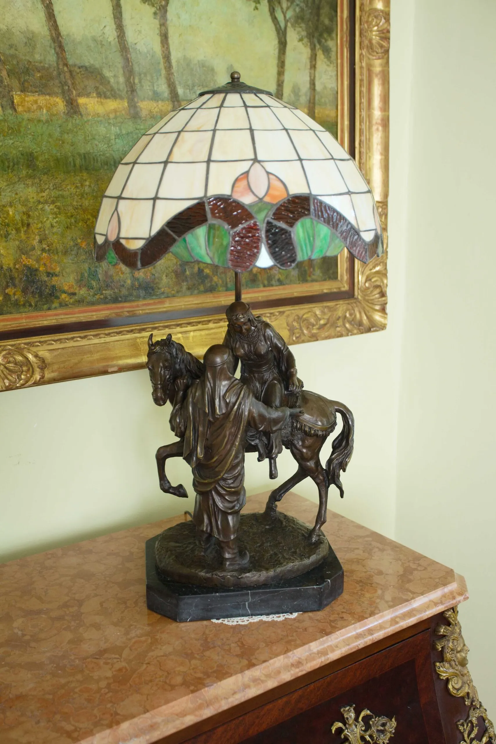 Velká stolní lampa Tiffany. V 75 cm