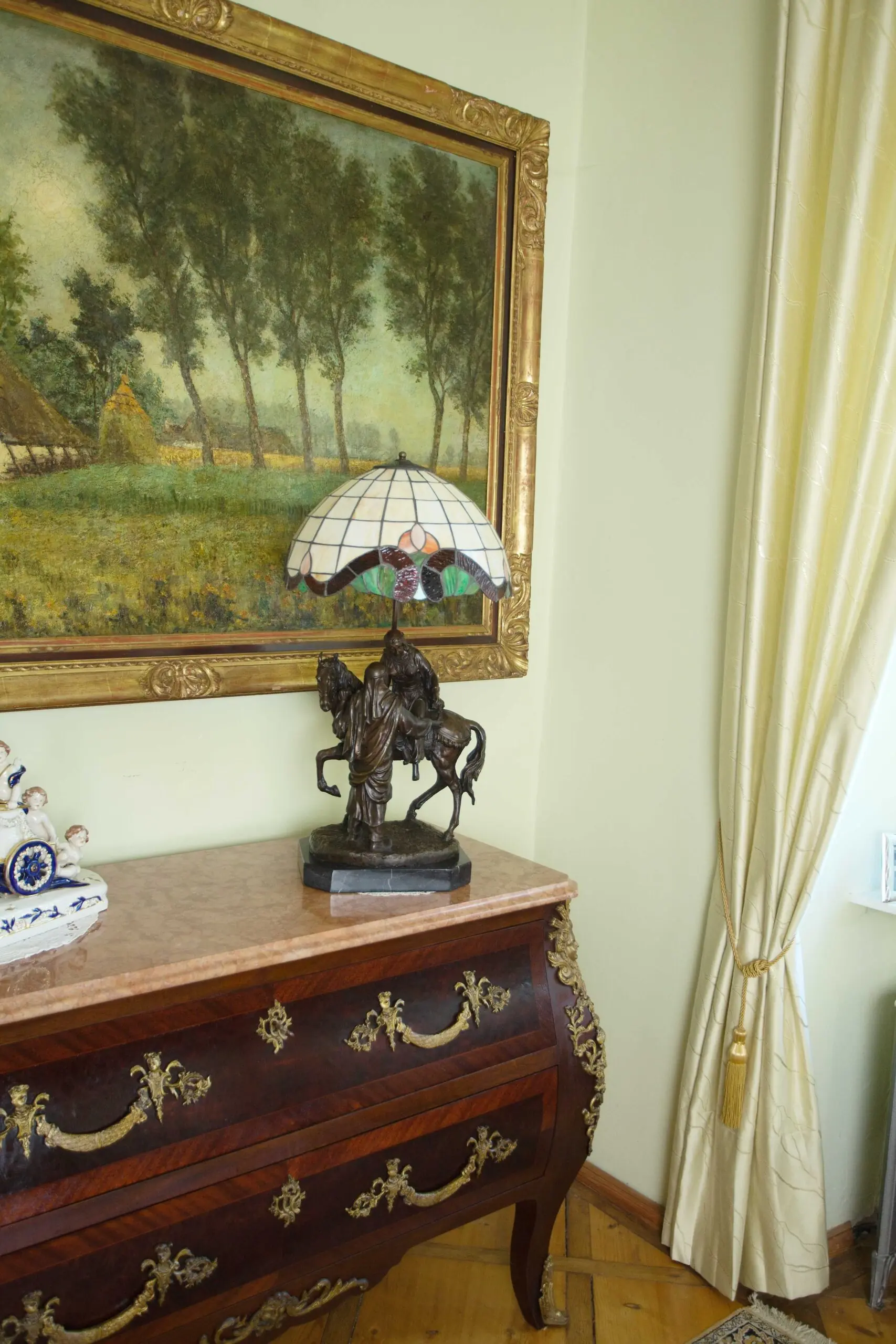 Velká stolní lampa Tiffany. V 75 cm