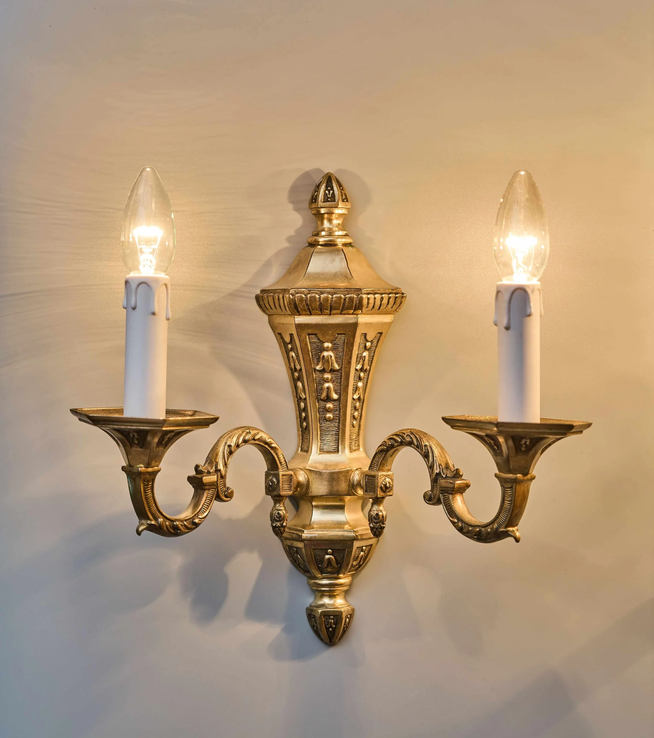 Neorenesanční nástěnné lampy / apliky
