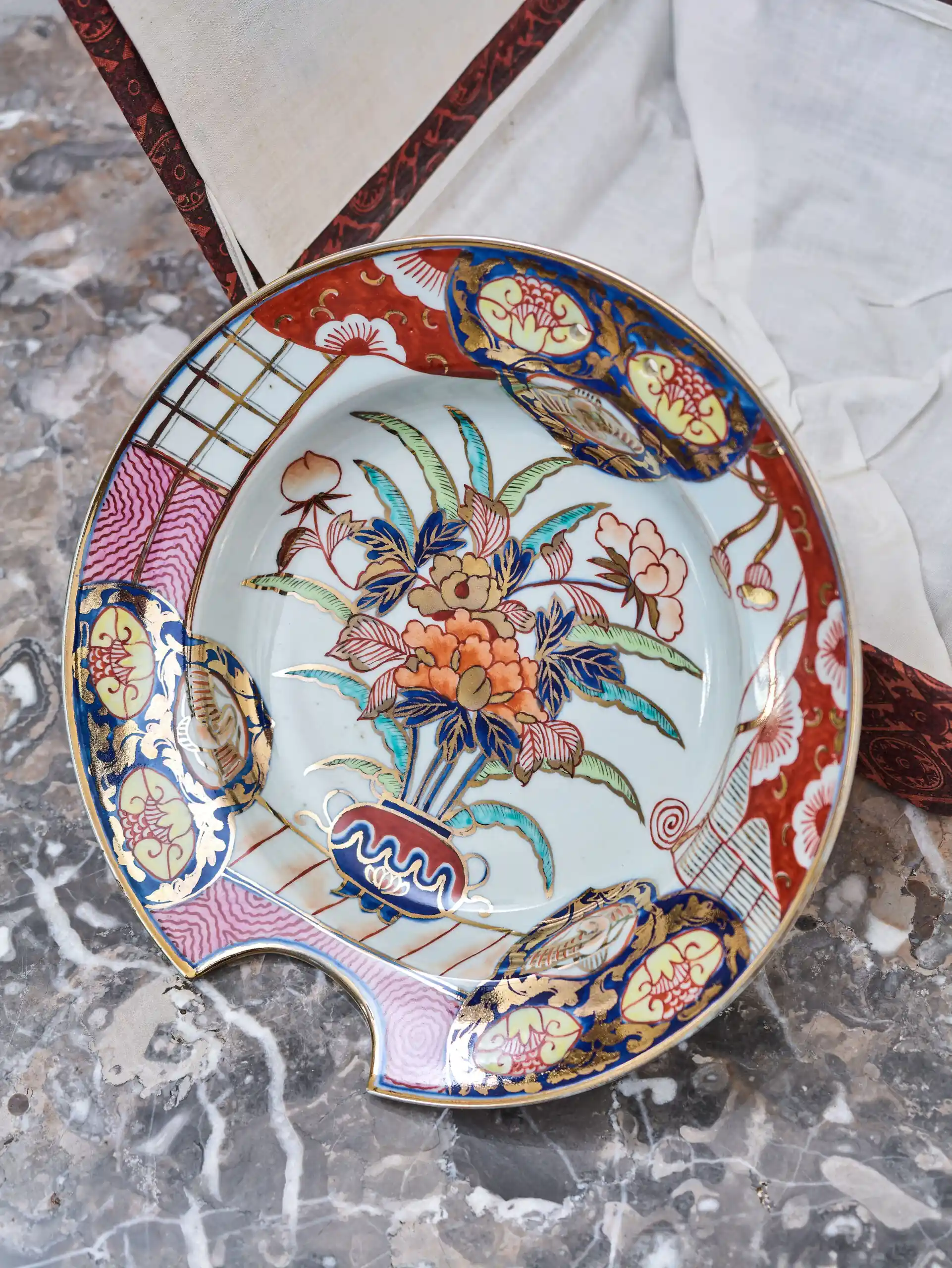 Japonský porcelánový holicí talíř Imari v dárkové krabici