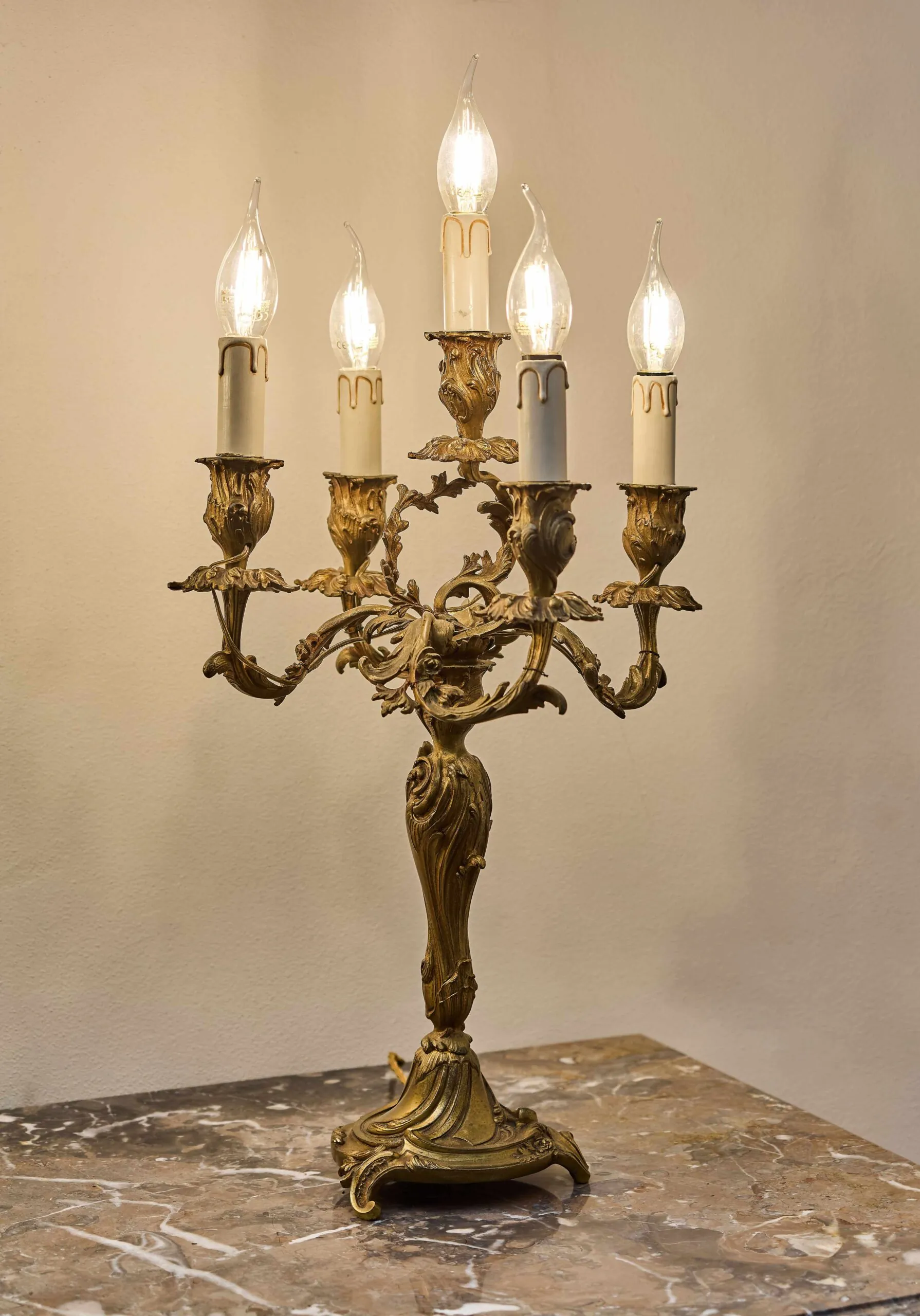 Párové bronzové svícny z 19. století – elektrifikované