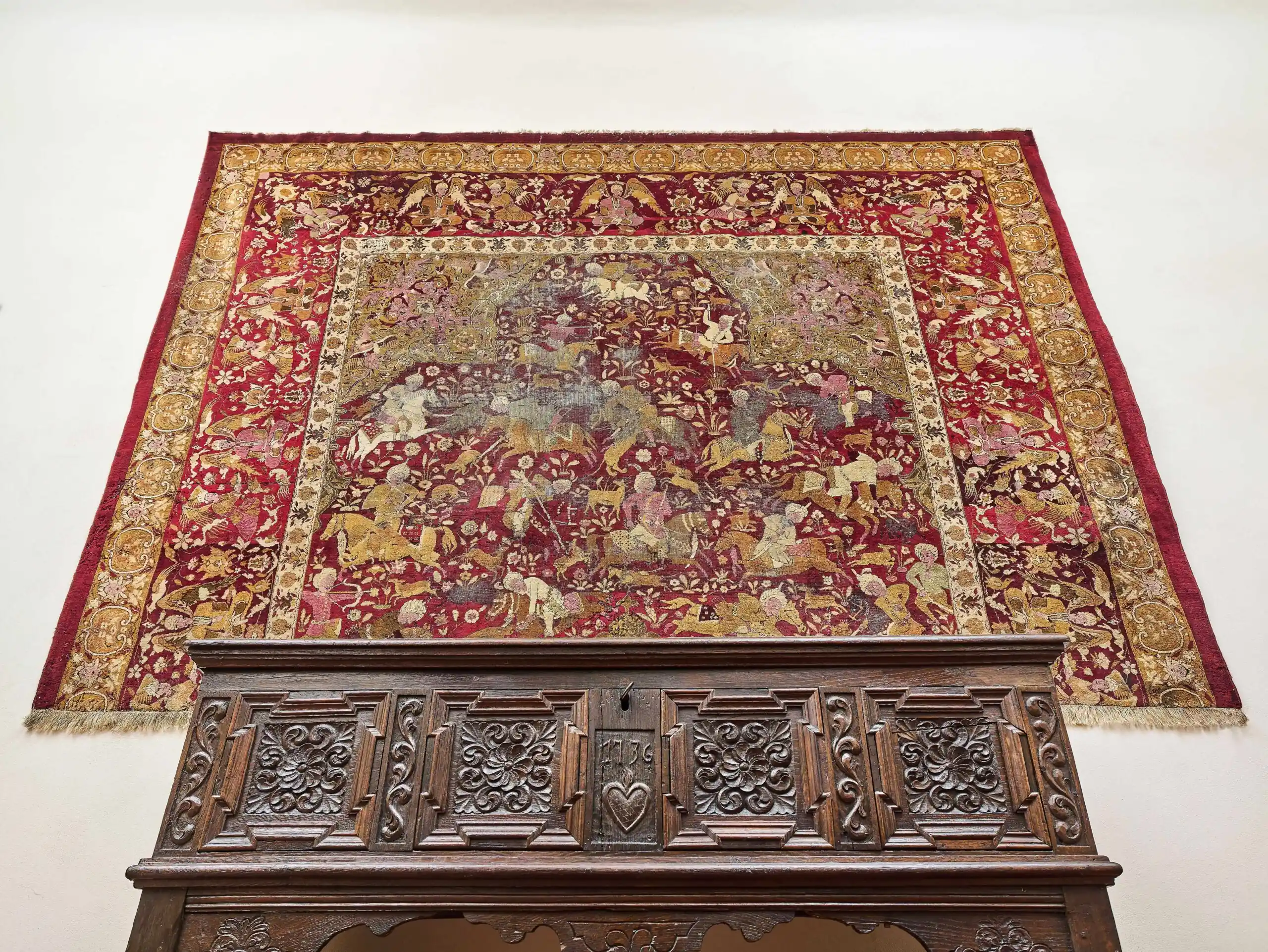 Sběratelský starožitný koberec Tabriz z 18. století