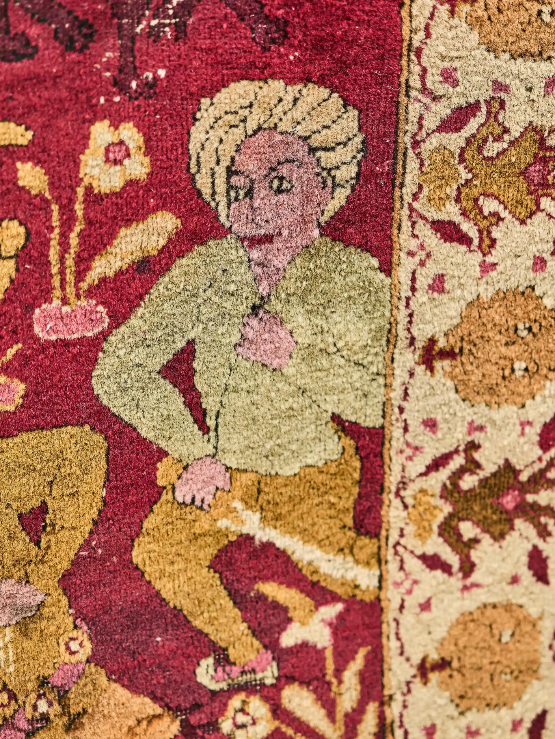 Sběratelský starožitný koberec Tabriz z 18. století