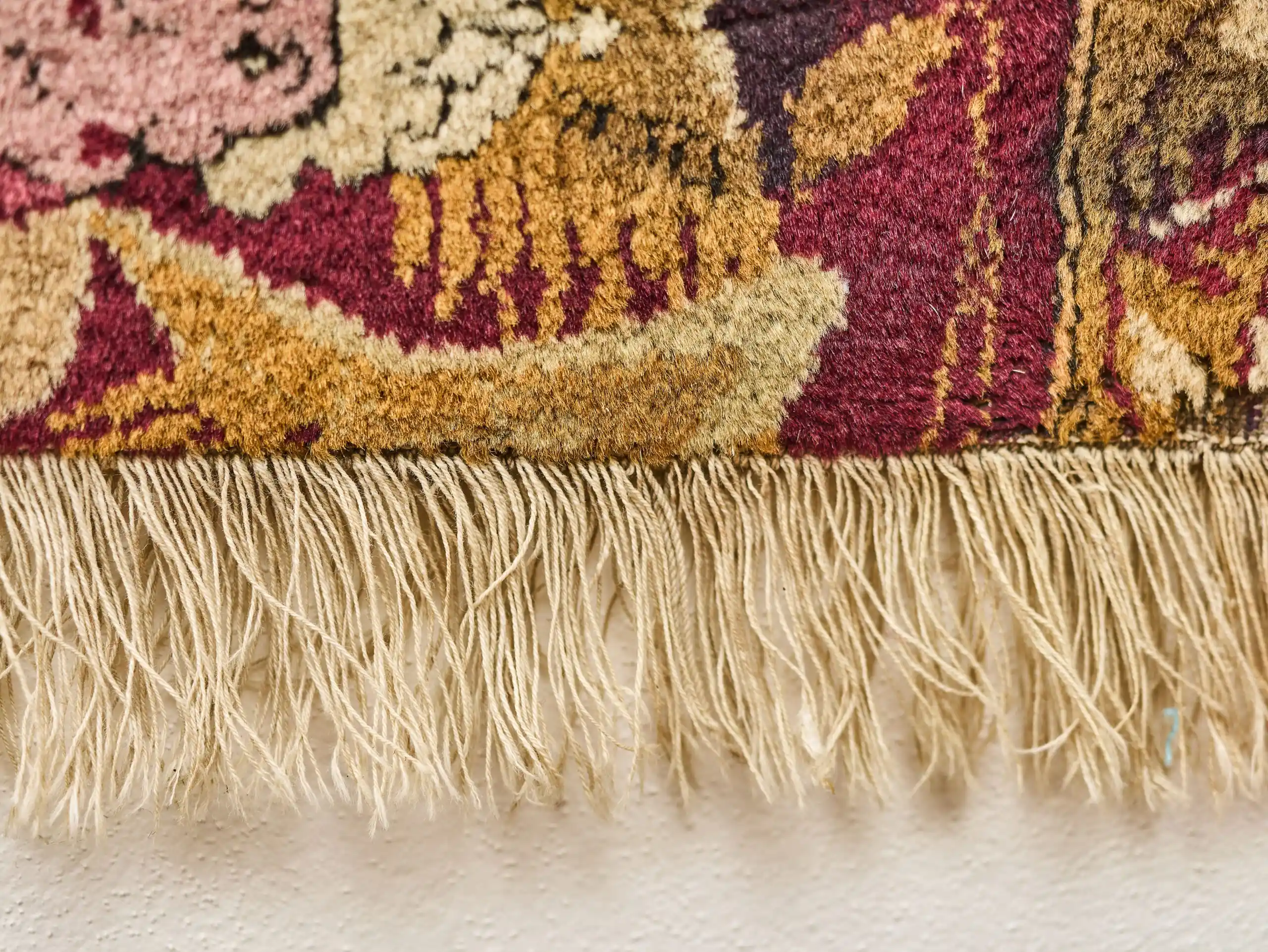 Sběratelský starožitný koberec Tabriz z 18. století