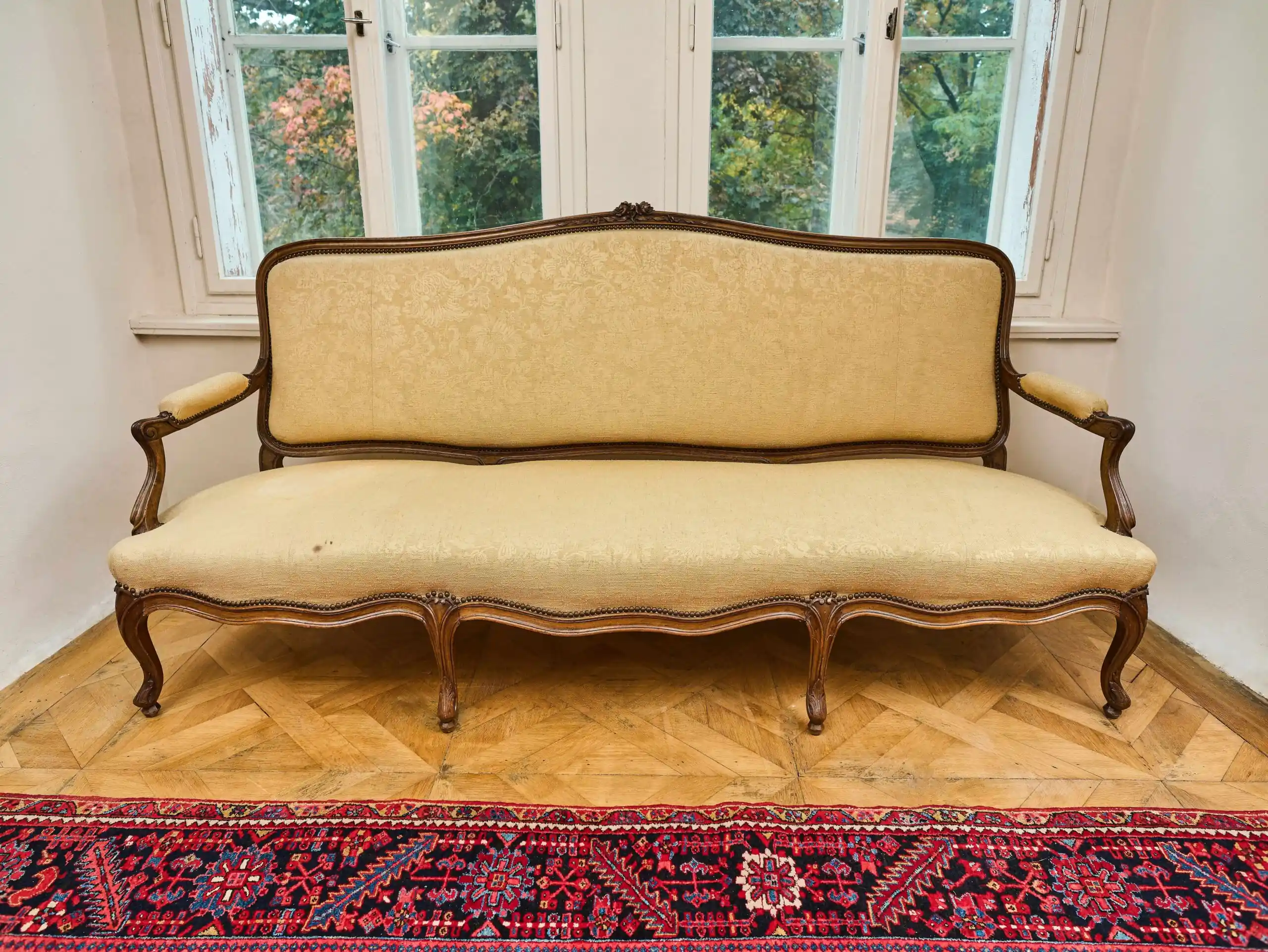 Velká starožitná sofa Ludvík XV