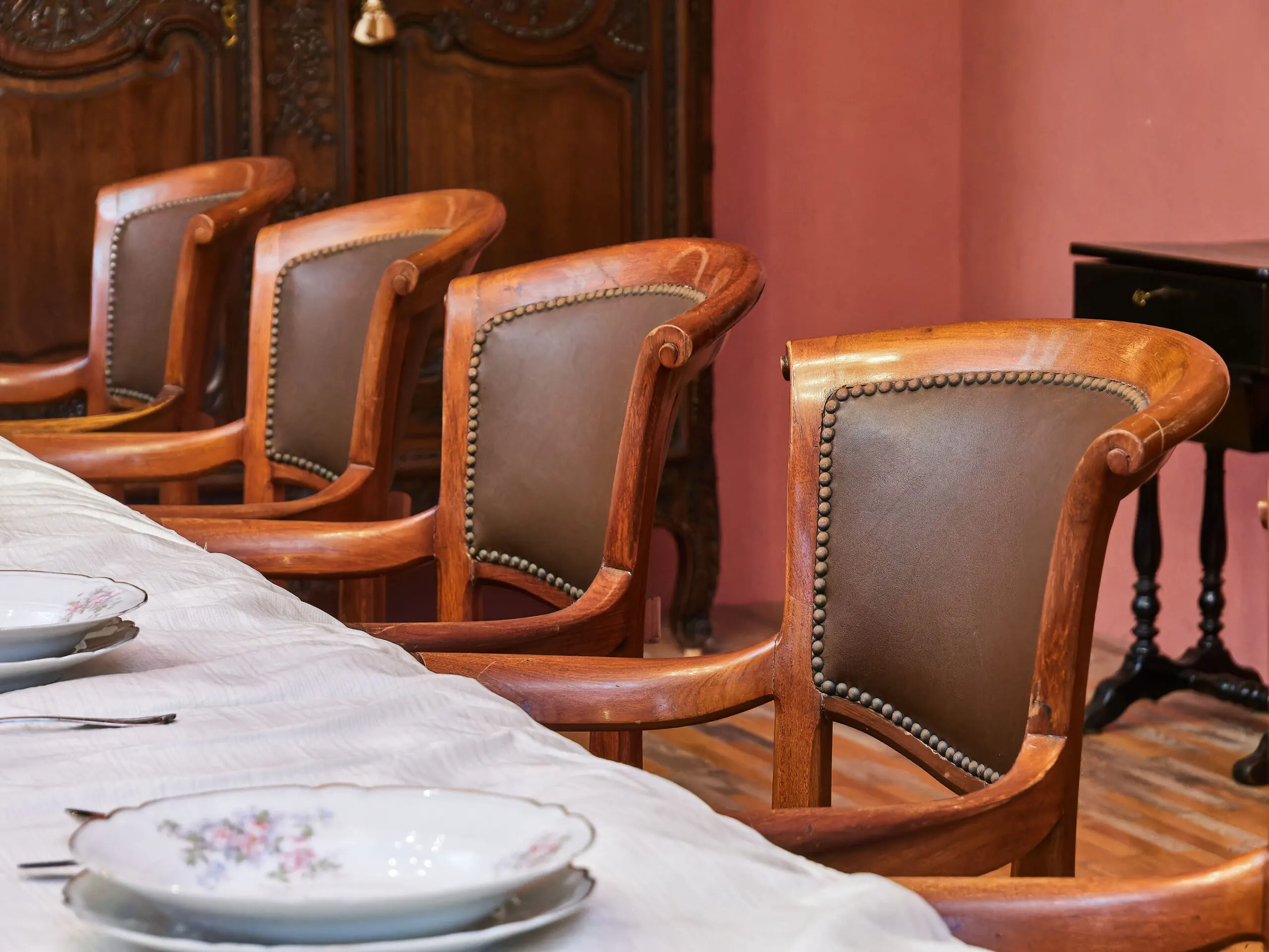 Starožitný set křesílek k jídelnímu stolu 12 KS – Reservé