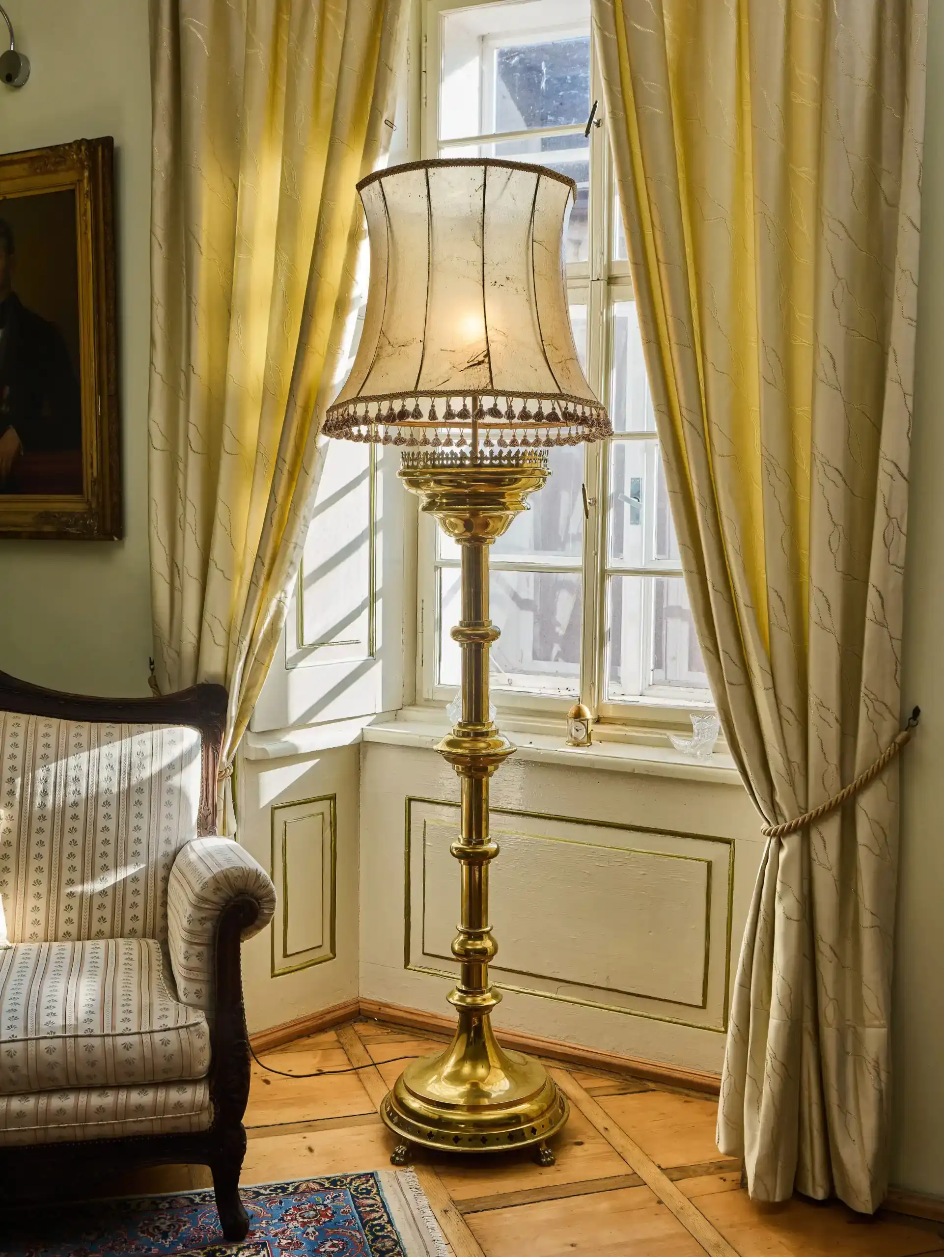 Velká stojací lampa v gotickém stylu V 212 cm