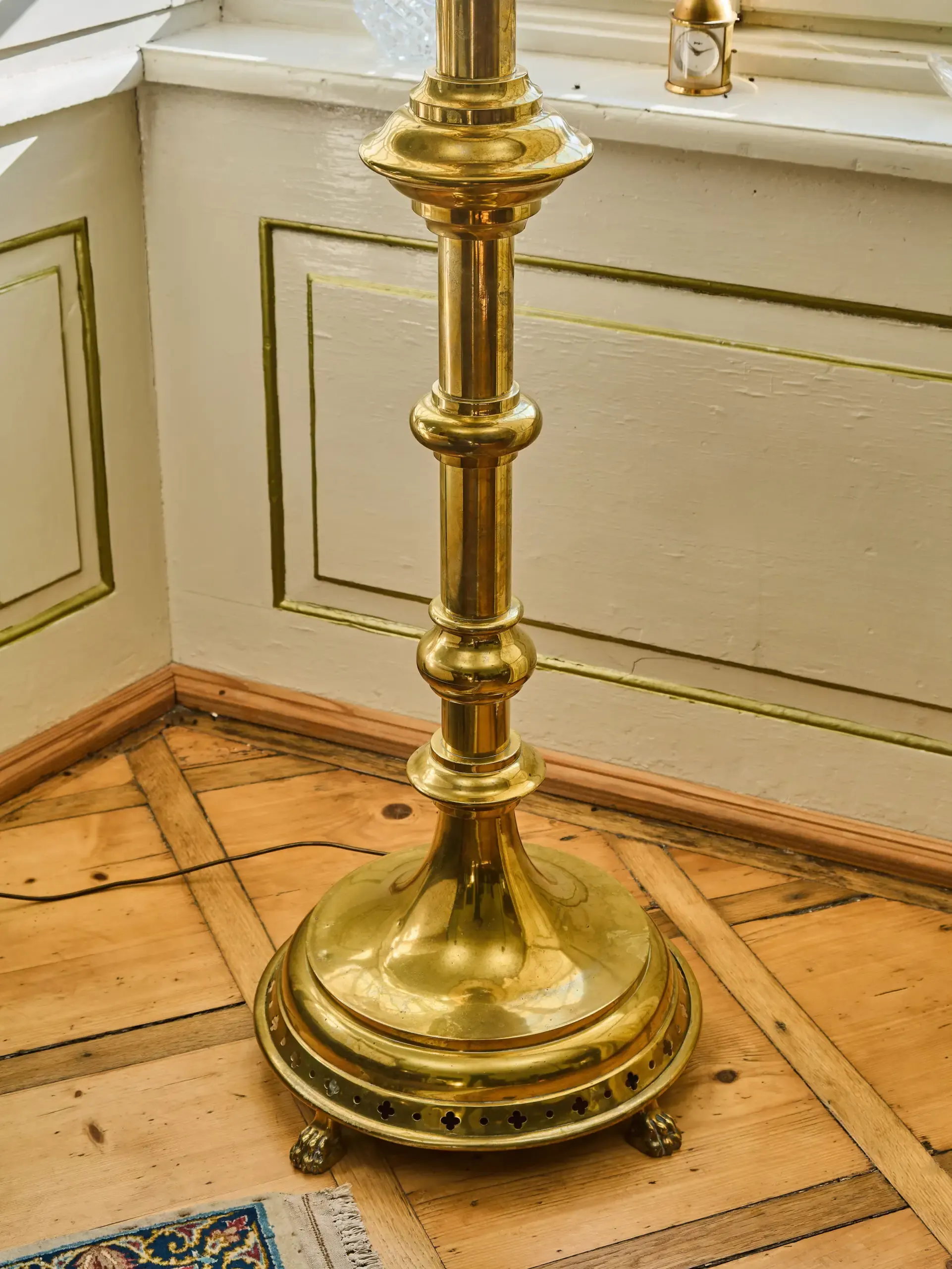 Velká stojací lampa v gotickém stylu V 212 cm
