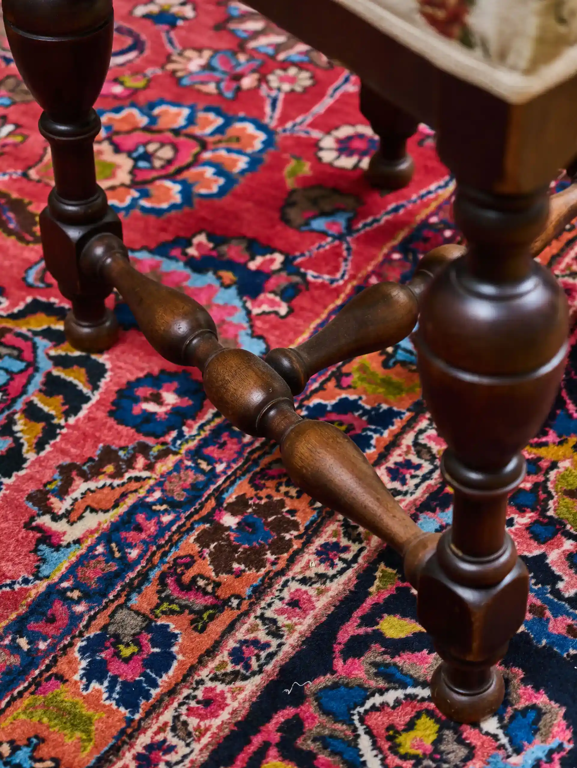 Neorenesanční jídelna ze zámku starožitná a unikátní